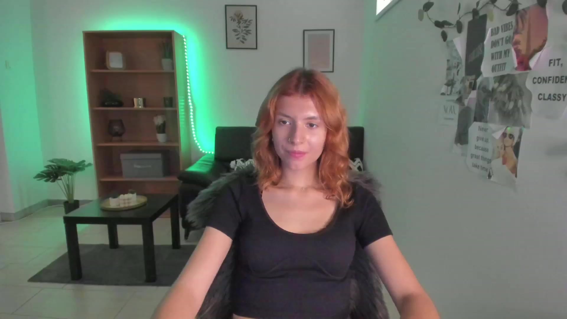 Gallery image thumbnail from SaraJaay18's myfreecams stream on, 08/26/2023, 13:02 image 20 of 20