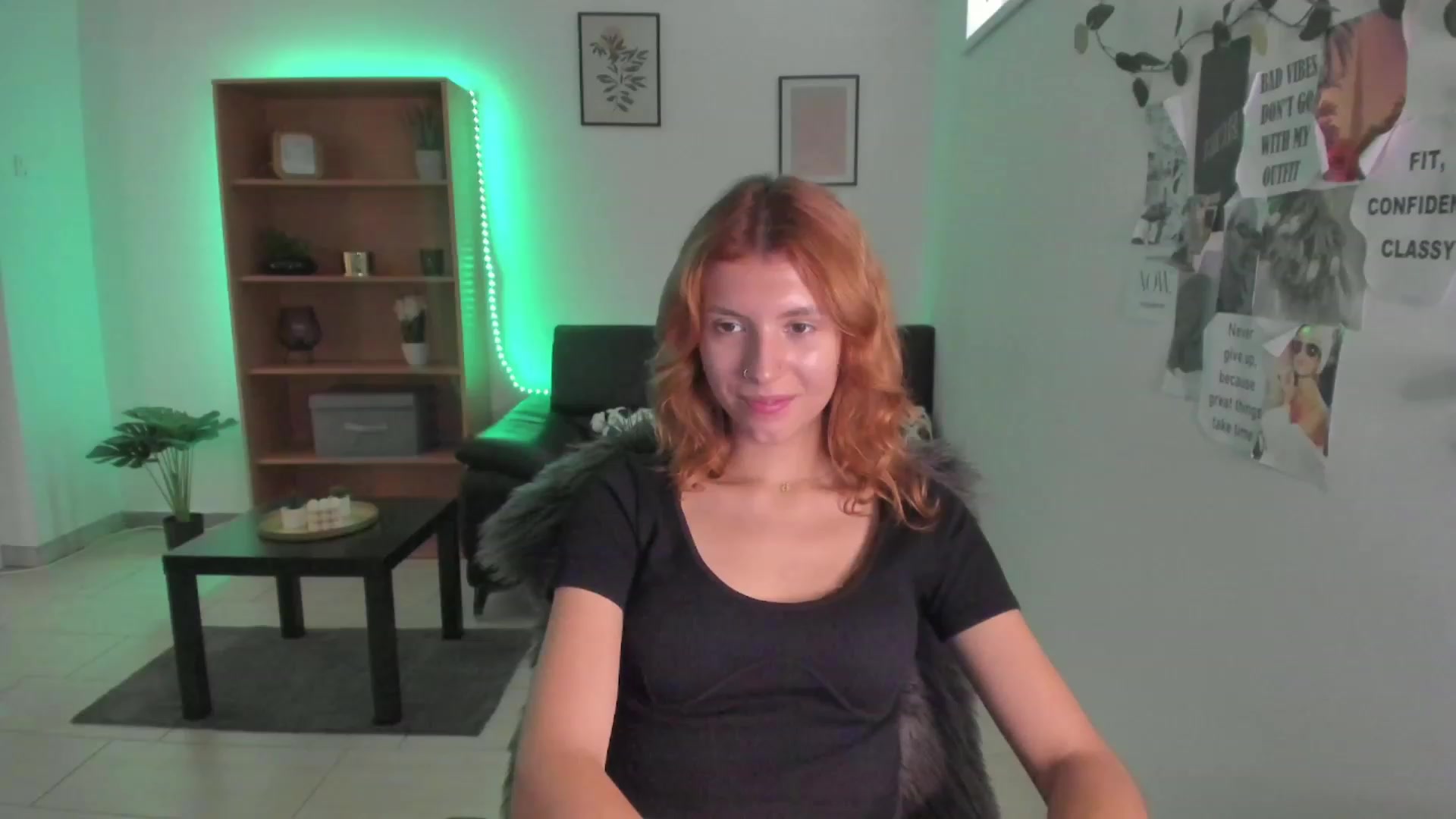Gallery image thumbnail from SaraJaay18's myfreecams stream on, 08/26/2023, 13:02 image 18 of 20
