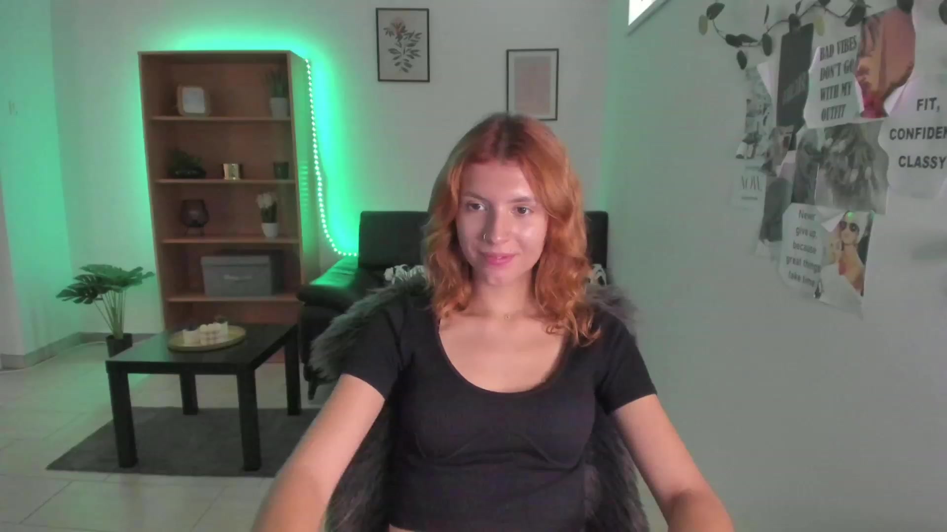 Gallery image thumbnail from SaraJaay18's myfreecams stream on, 08/26/2023, 13:02 image 19 of 20