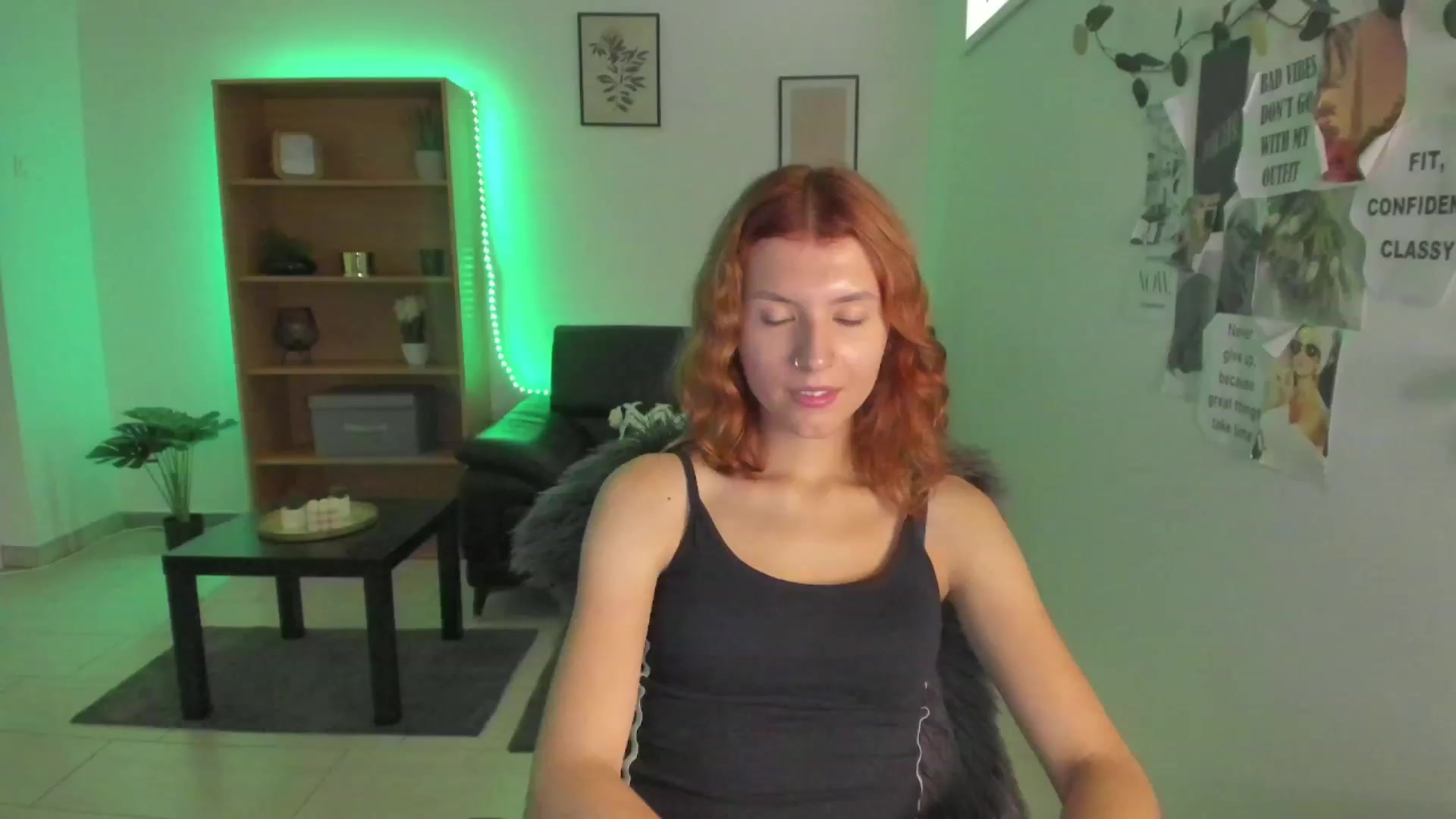 Gallery image thumbnail from SaraJaay18's myfreecams stream on, 08/30/2023, 10:06 image 12 of 20