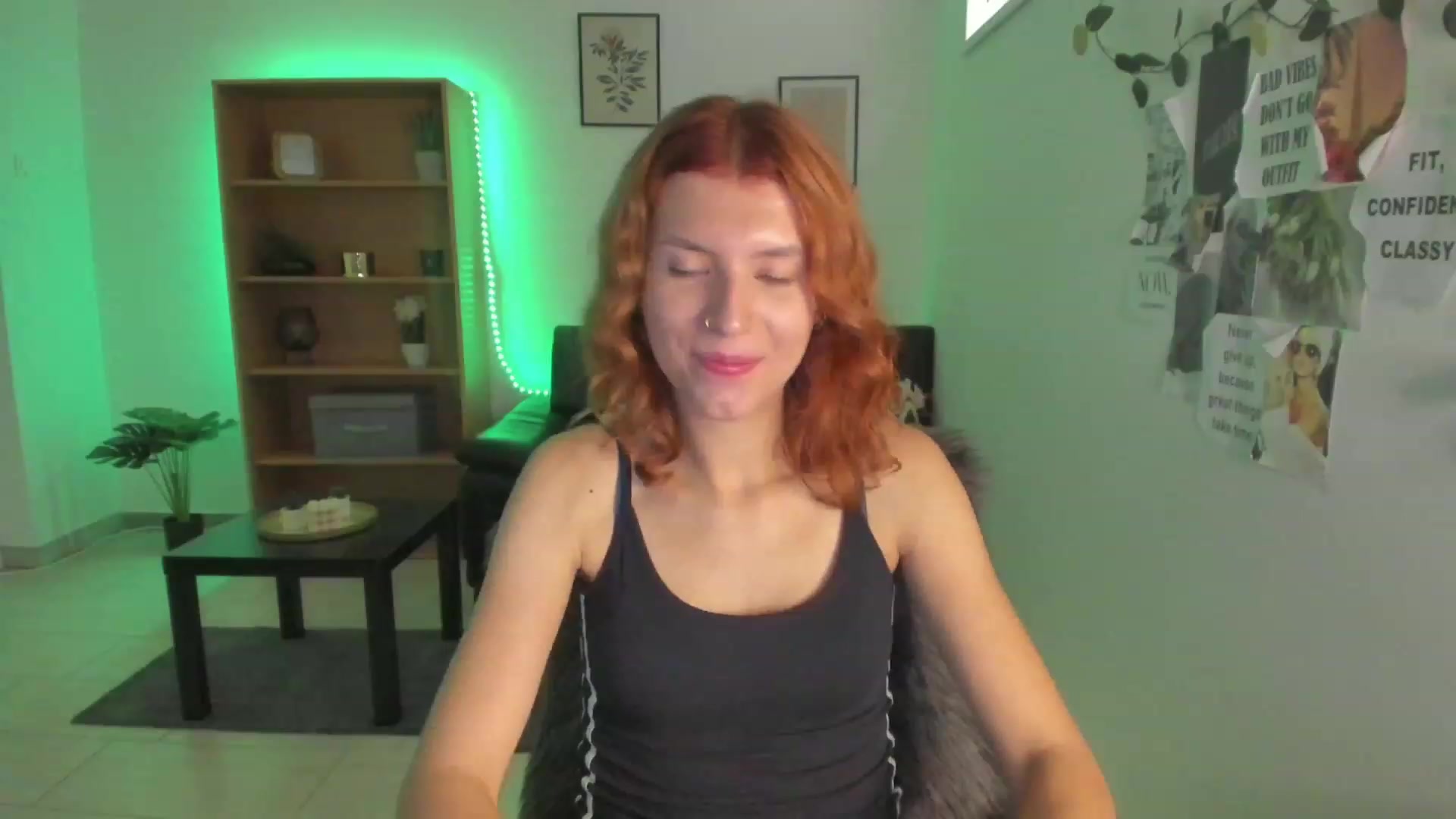 Gallery image thumbnail from SaraJaay18's myfreecams stream on, 08/30/2023, 10:06 image 1 of 20