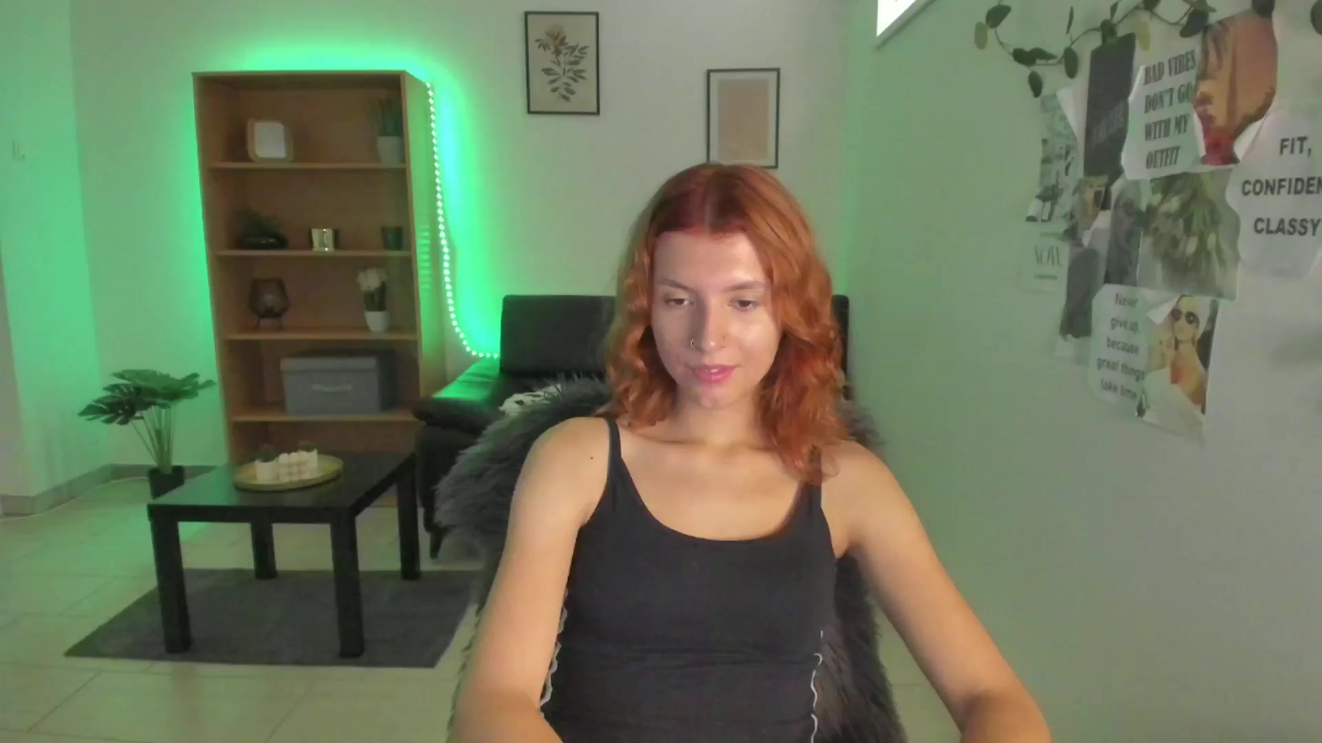 Gallery image thumbnail from SaraJaay18's myfreecams stream on, 08/30/2023, 10:06 image 20 of 20
