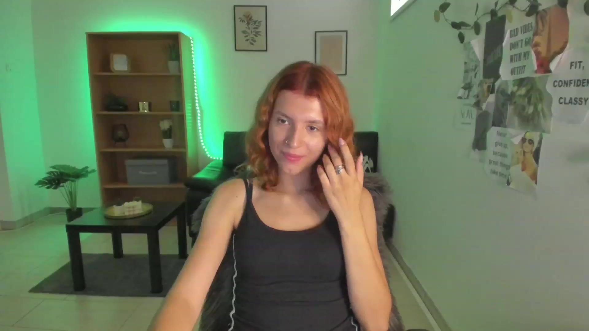 Gallery image thumbnail from SaraJaay18's myfreecams stream on, 08/30/2023, 10:06 image 15 of 20