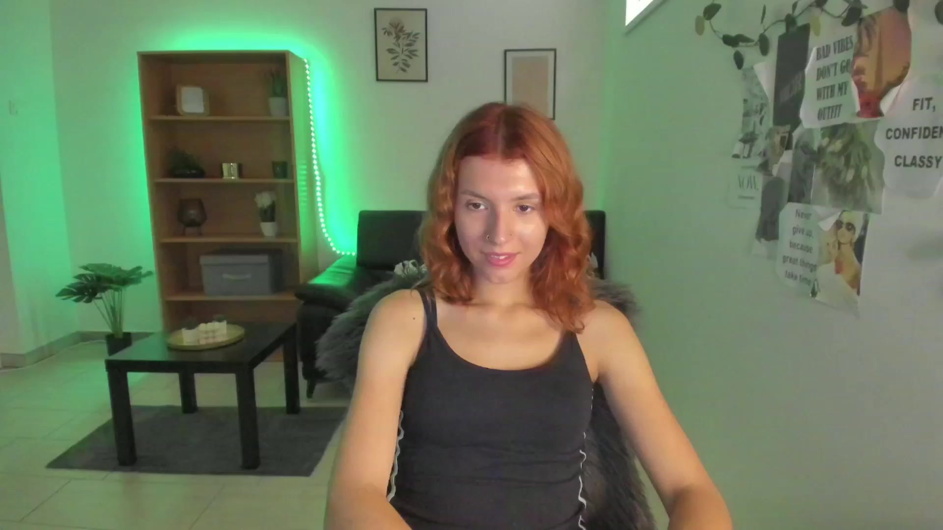 Gallery image thumbnail from SaraJaay18's myfreecams stream on, 08/30/2023, 10:06 image 16 of 20