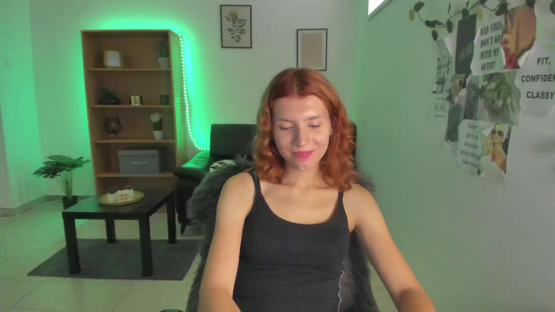 Gallery image thumbnail from SaraJaay18's myfreecams stream on, 08/30/2023, 11:48 image 7 of 20