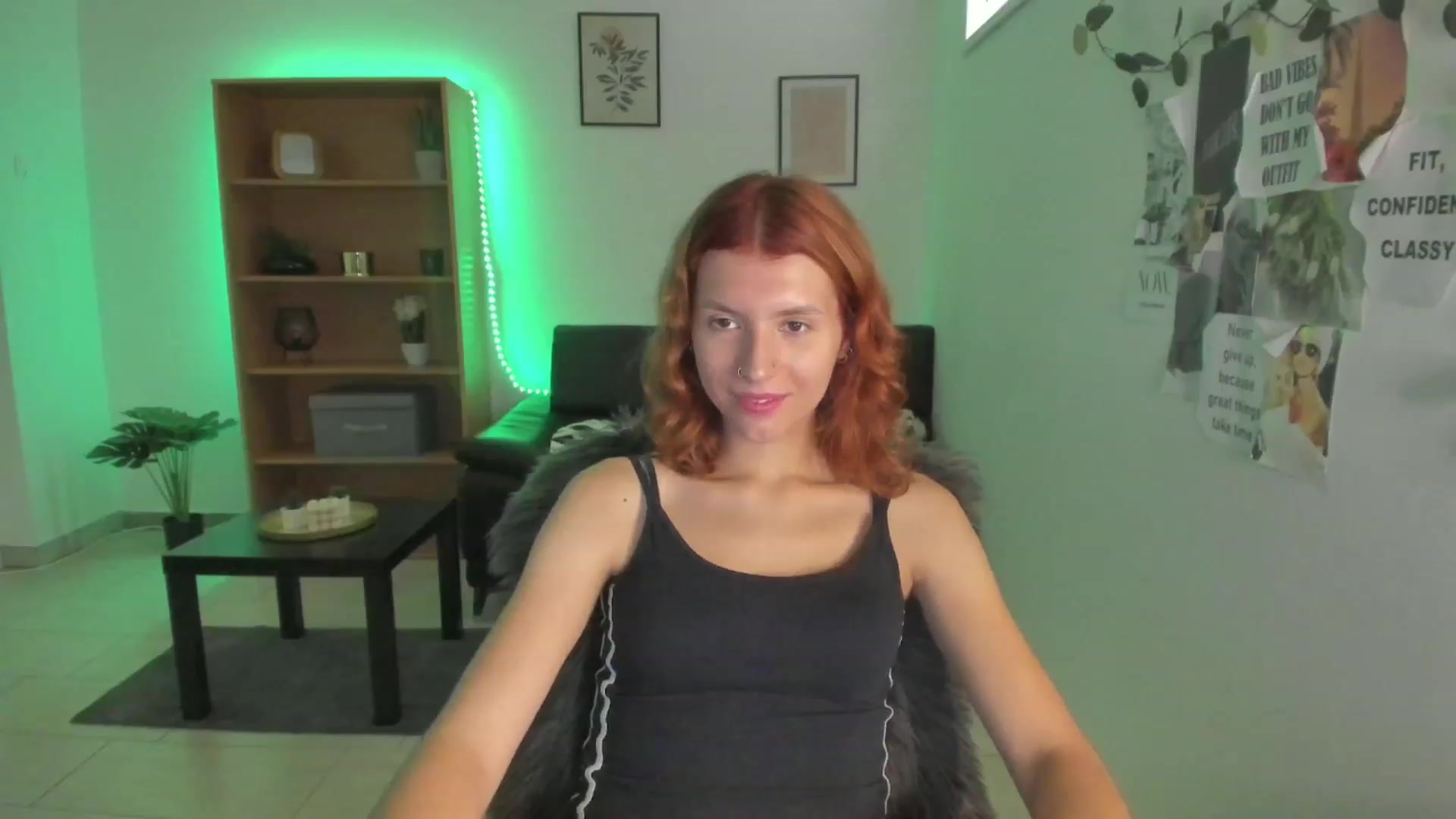 Gallery image thumbnail from SaraJaay18's myfreecams stream on, 08/30/2023, 11:48 image 3 of 20