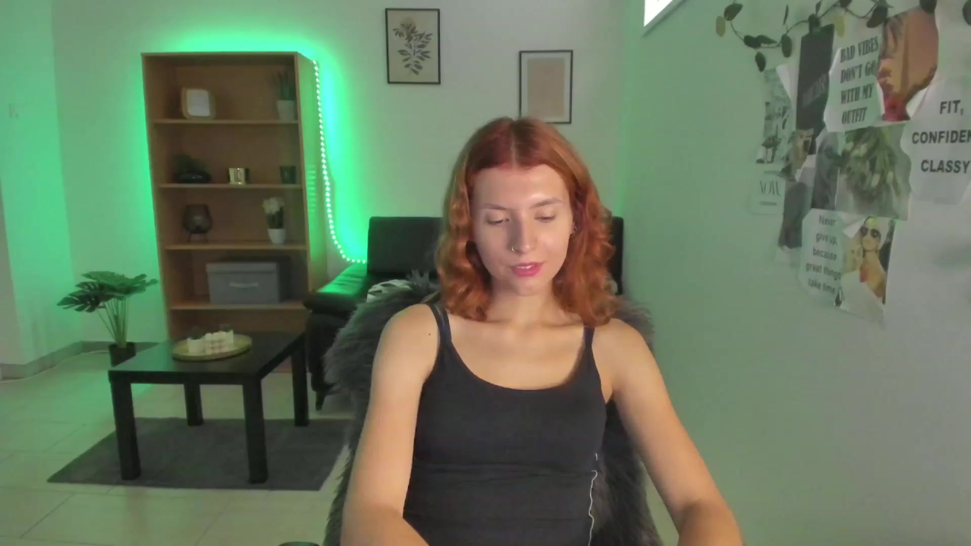 Gallery image thumbnail from SaraJaay18's myfreecams stream on, 08/30/2023, 11:48 image 6 of 20