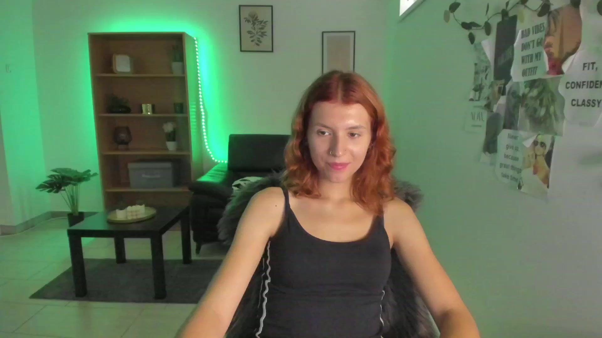 Gallery image thumbnail from SaraJaay18's myfreecams stream on, 08/30/2023, 13:04 image 3 of 20