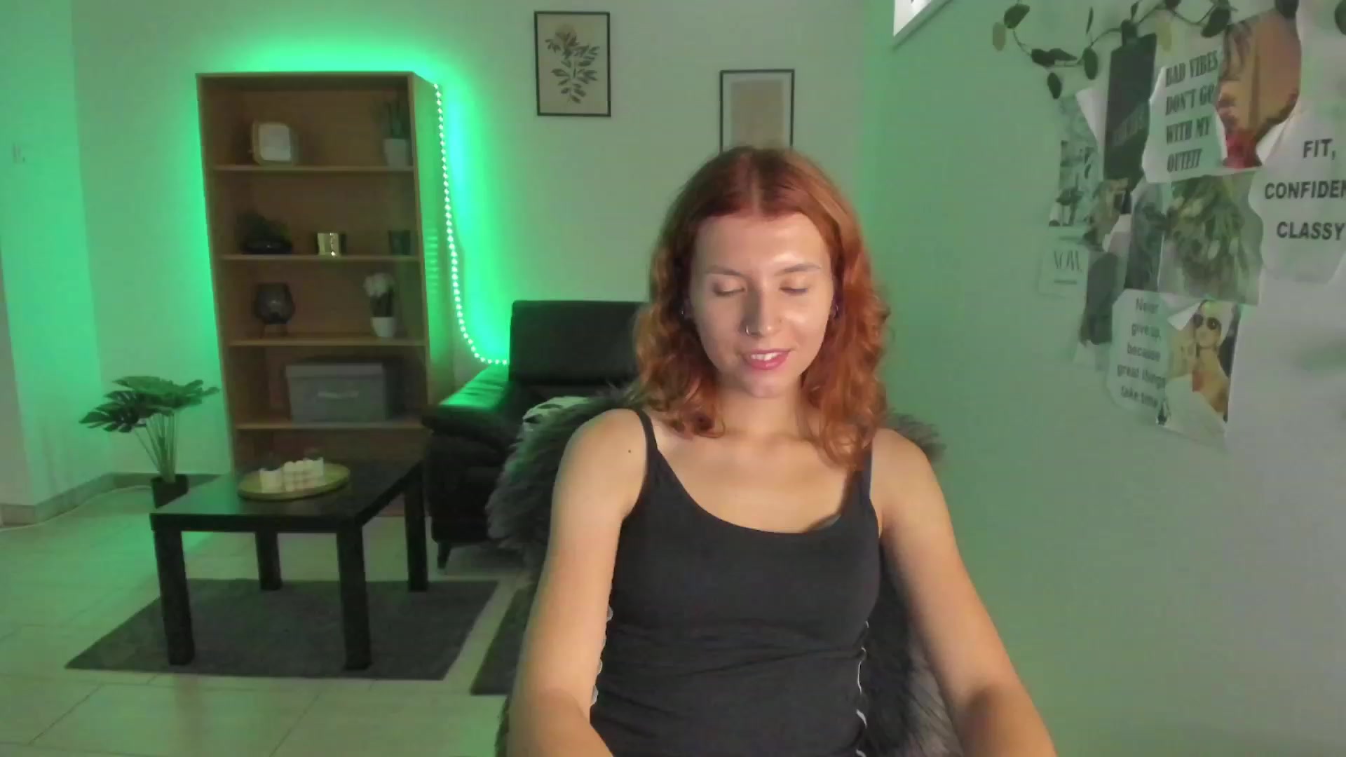 Gallery image thumbnail from SaraJaay18's myfreecams stream on, 08/30/2023, 13:04 image 15 of 20