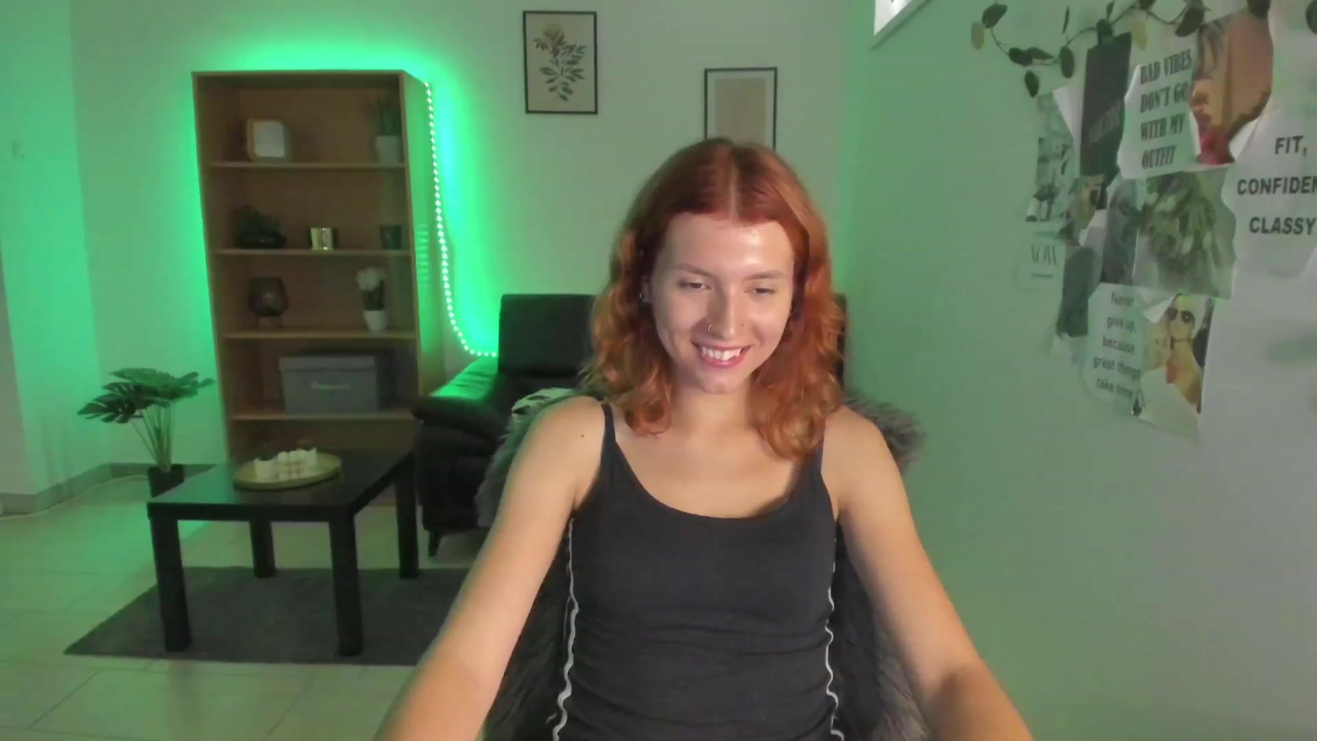Gallery image thumbnail from SaraJaay18's myfreecams stream on, 08/30/2023, 13:04 image 12 of 20