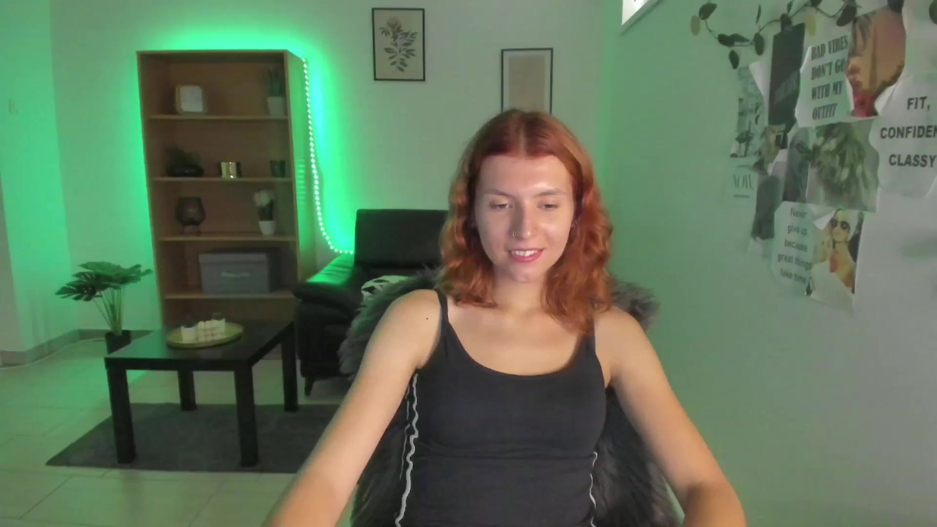 Gallery image thumbnail from SaraJaay18's myfreecams stream on, 08/30/2023, 13:04 image 6 of 20