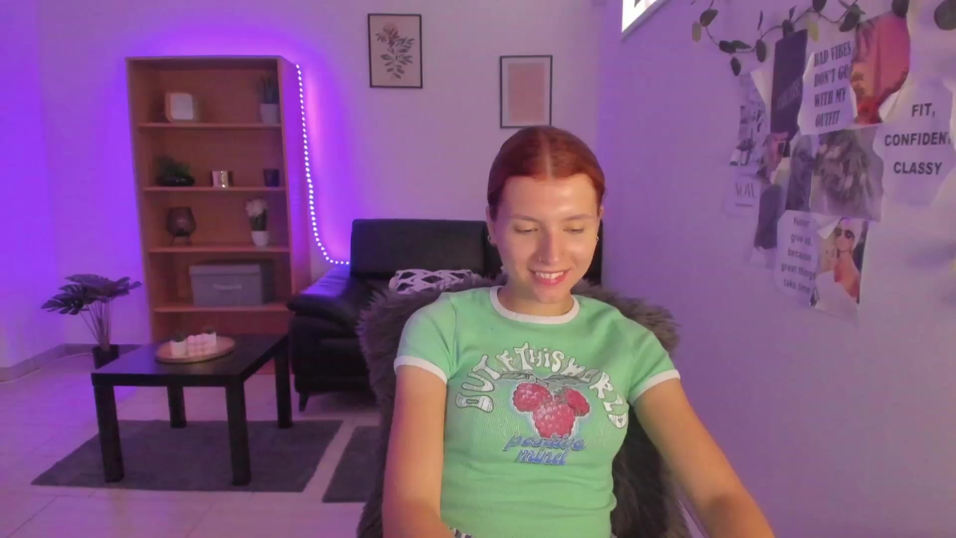 Gallery image thumbnail from SaraJaay18's myfreecams stream on, 08/31/2023, 10:16 image 4 of 20