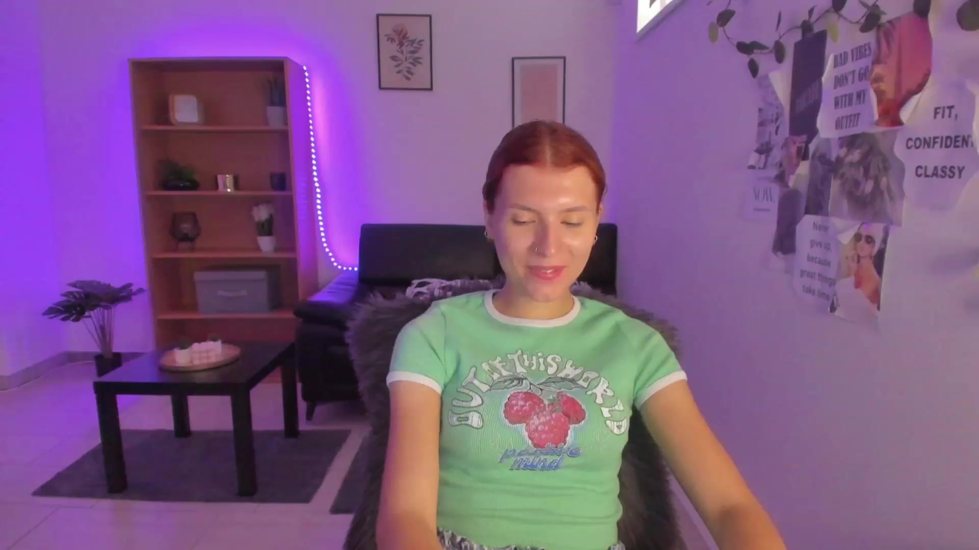 Gallery image thumbnail from SaraJaay18's myfreecams stream on, 08/31/2023, 12:28 image 13 of 20