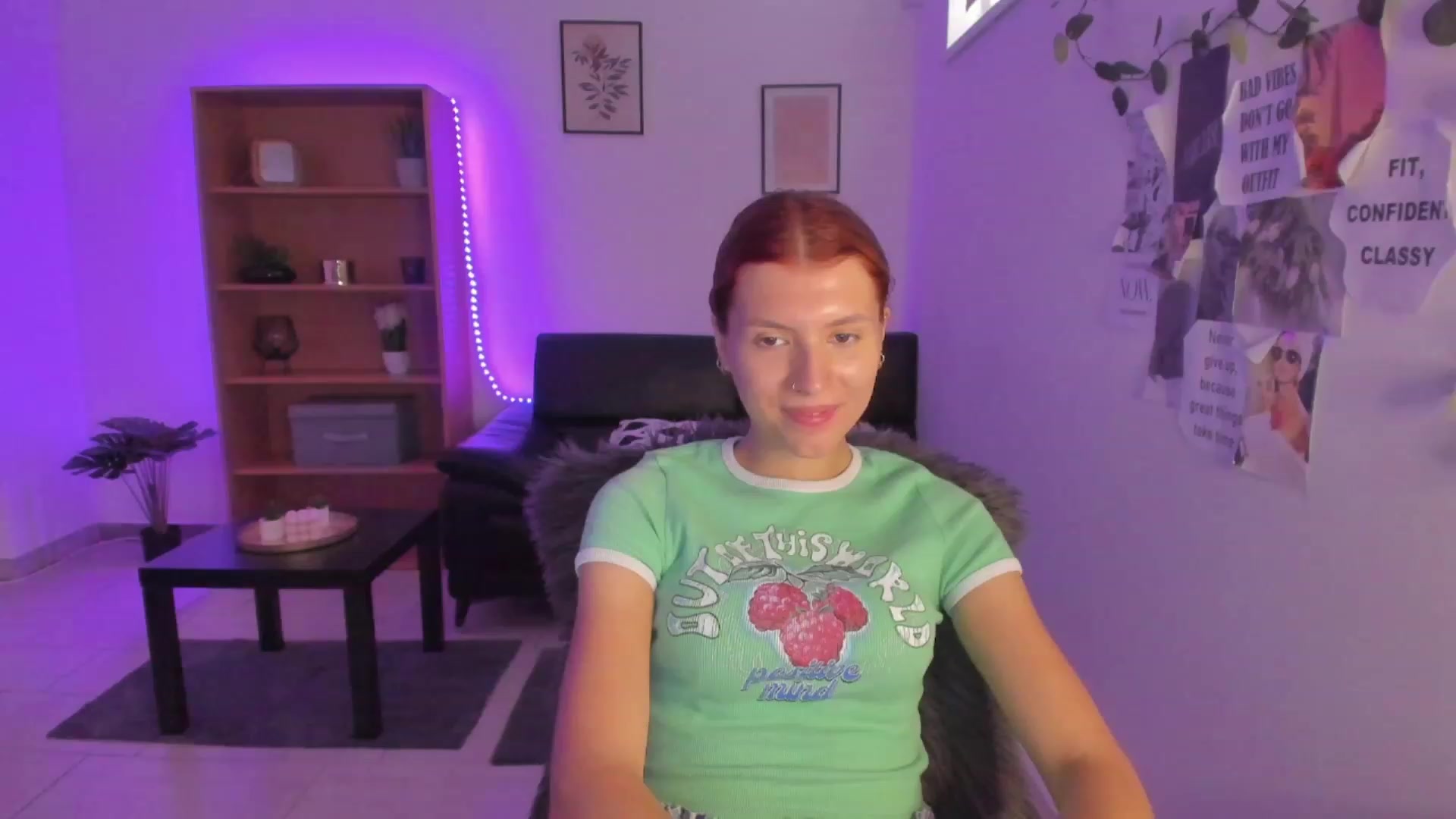 Gallery image thumbnail from SaraJaay18's myfreecams stream on, 08/31/2023, 12:28 image 17 of 20