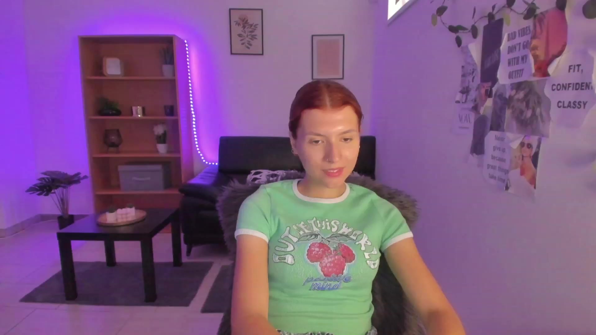 Gallery image thumbnail from SaraJaay18's myfreecams stream on, 08/31/2023, 12:28 image 15 of 20