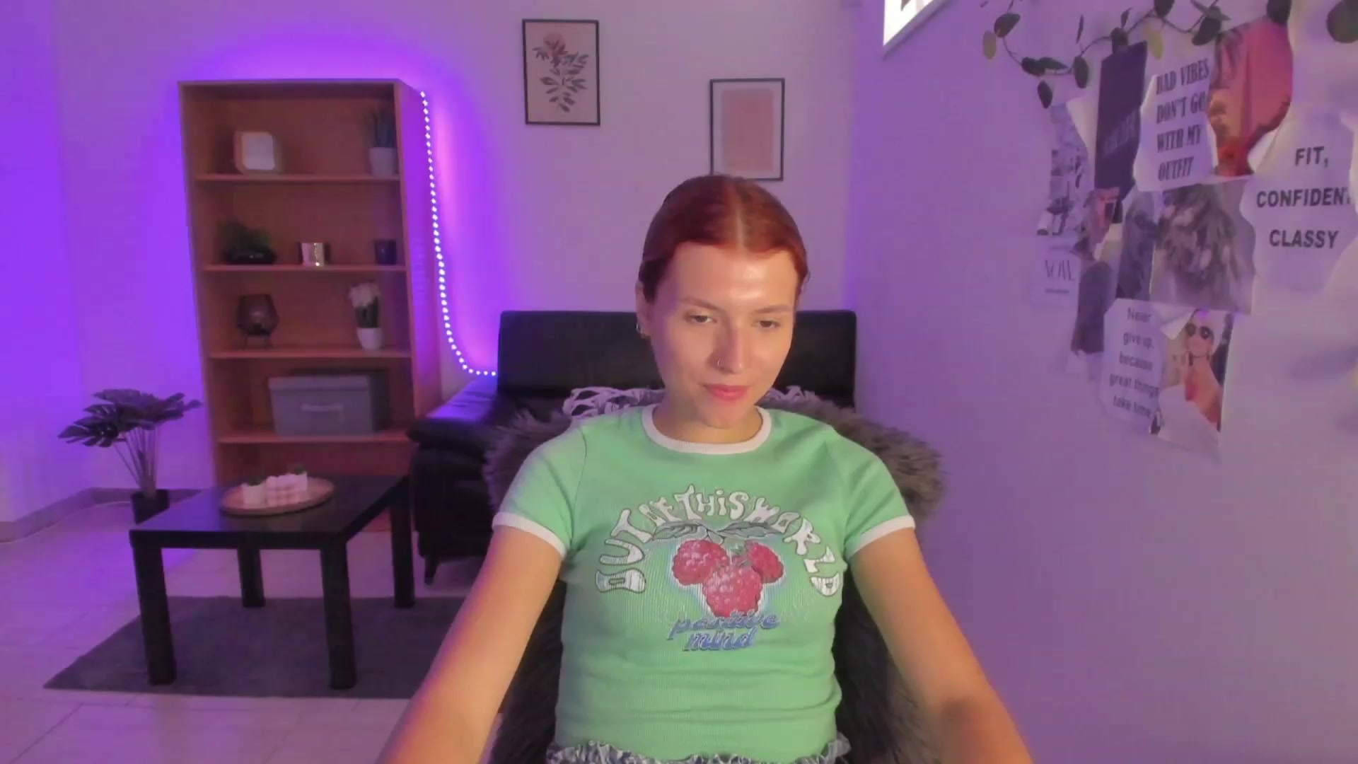 Gallery image thumbnail from SaraJaay18's myfreecams stream on, 08/31/2023, 12:28 image 14 of 20