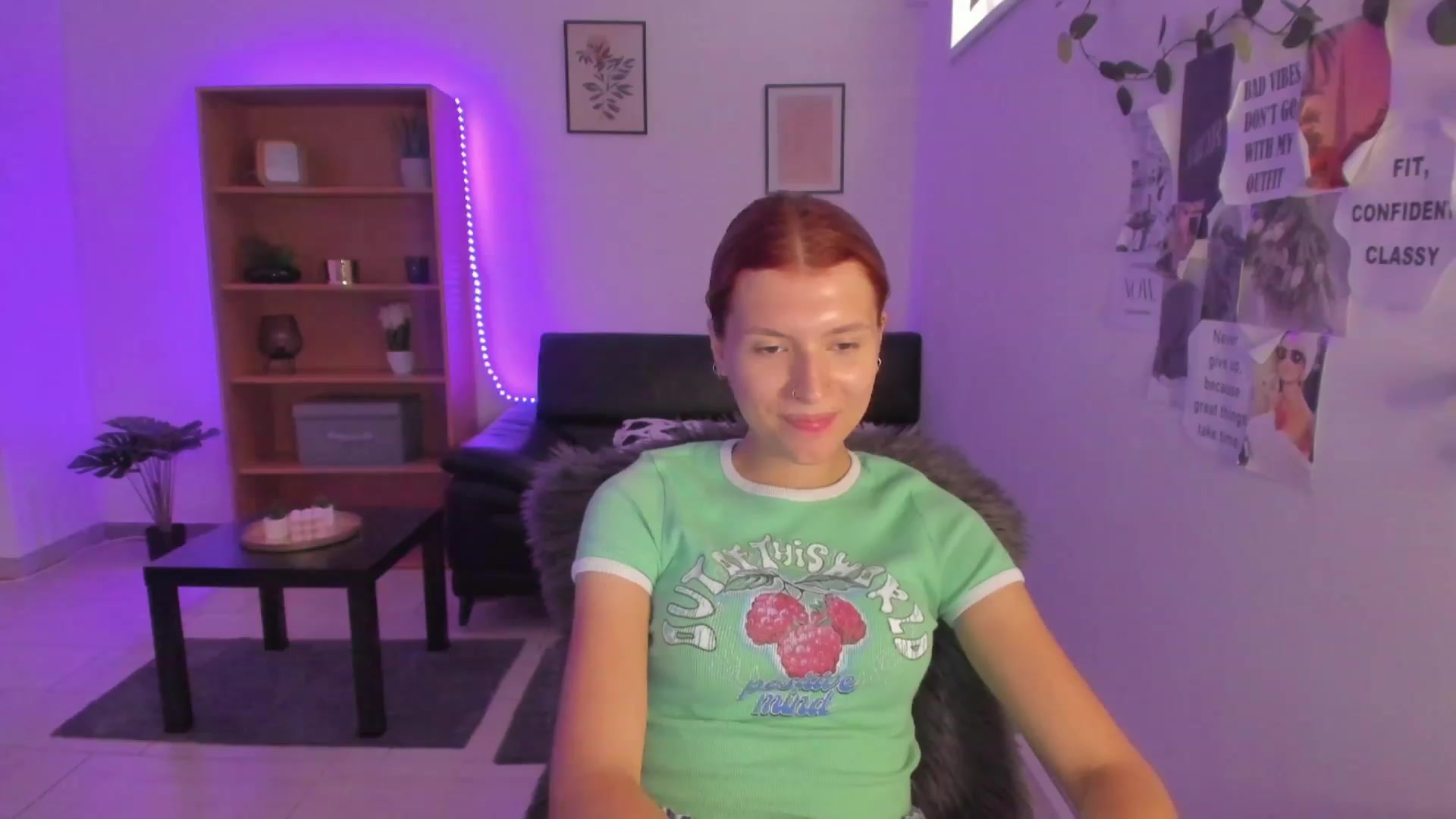 Gallery image thumbnail from SaraJaay18's myfreecams stream on, 08/31/2023, 13:18 image 20 of 20