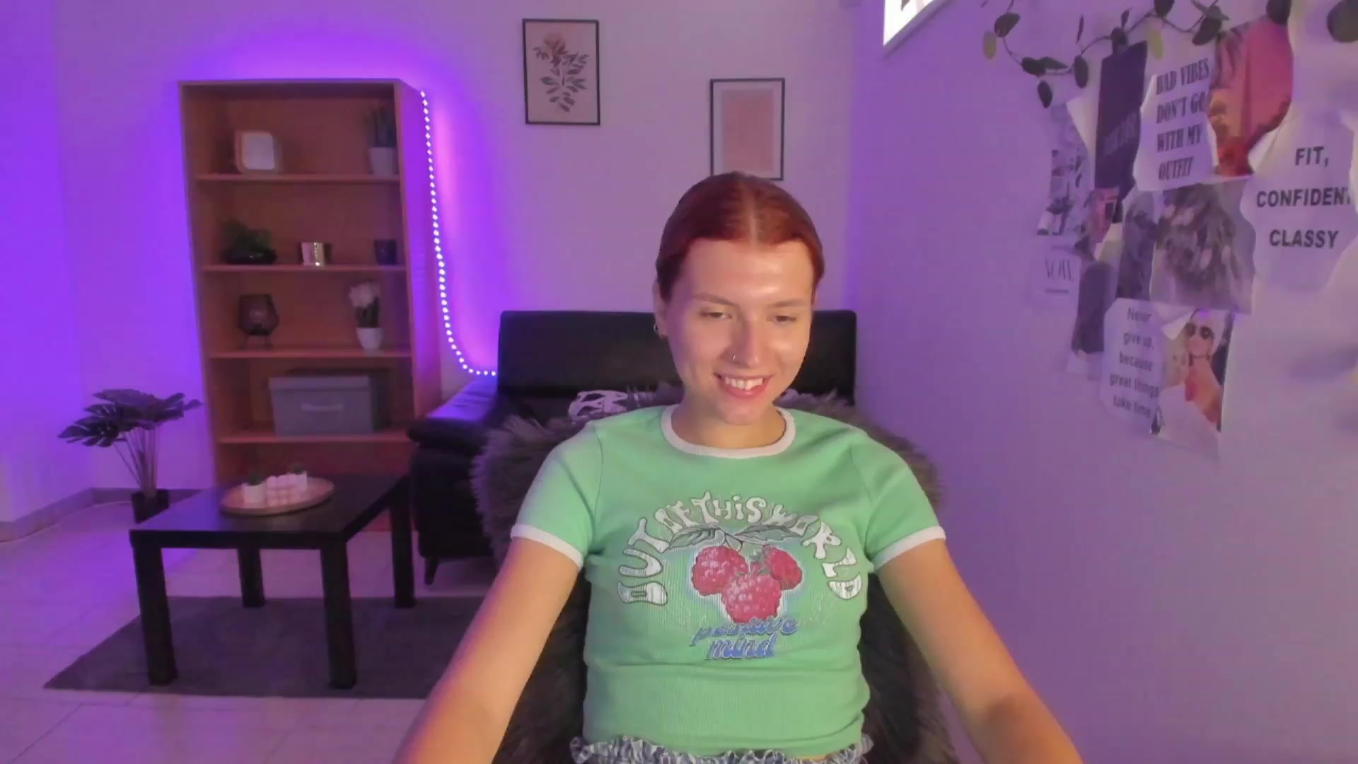 Gallery image thumbnail from SaraJaay18's myfreecams stream on, 08/31/2023, 13:18 image 1 of 20