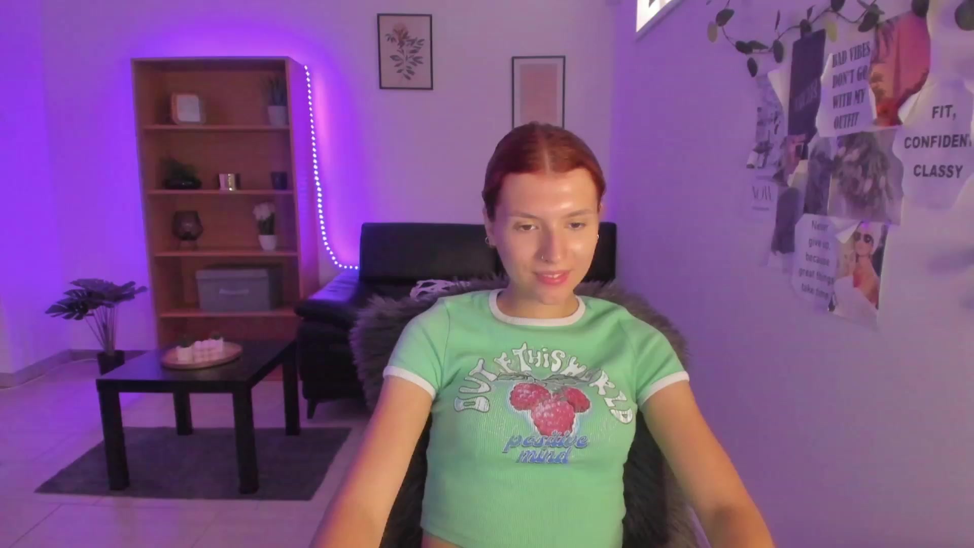 Gallery image thumbnail from SaraJaay18's myfreecams stream on, 08/31/2023, 13:46 image 13 of 20