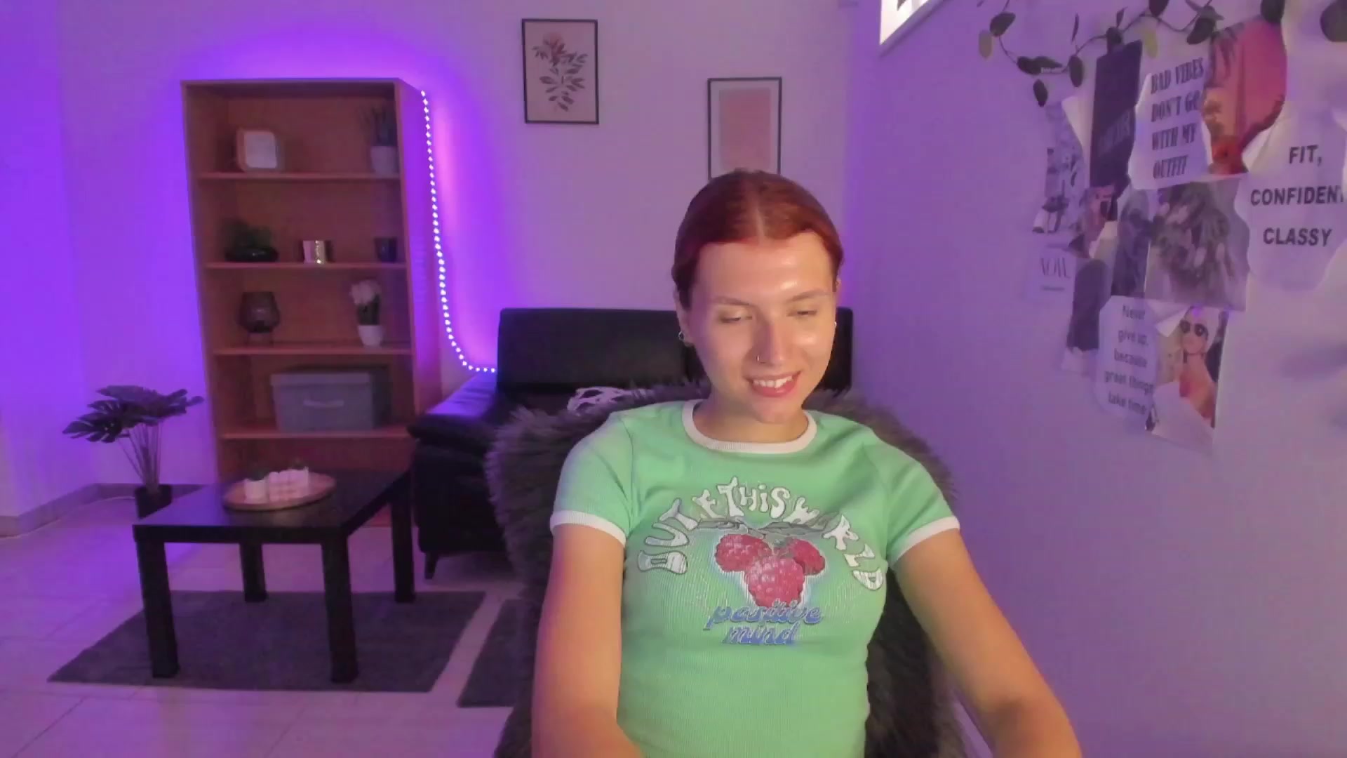 Gallery image thumbnail from SaraJaay18's myfreecams stream on, 08/31/2023, 13:46 image 6 of 20