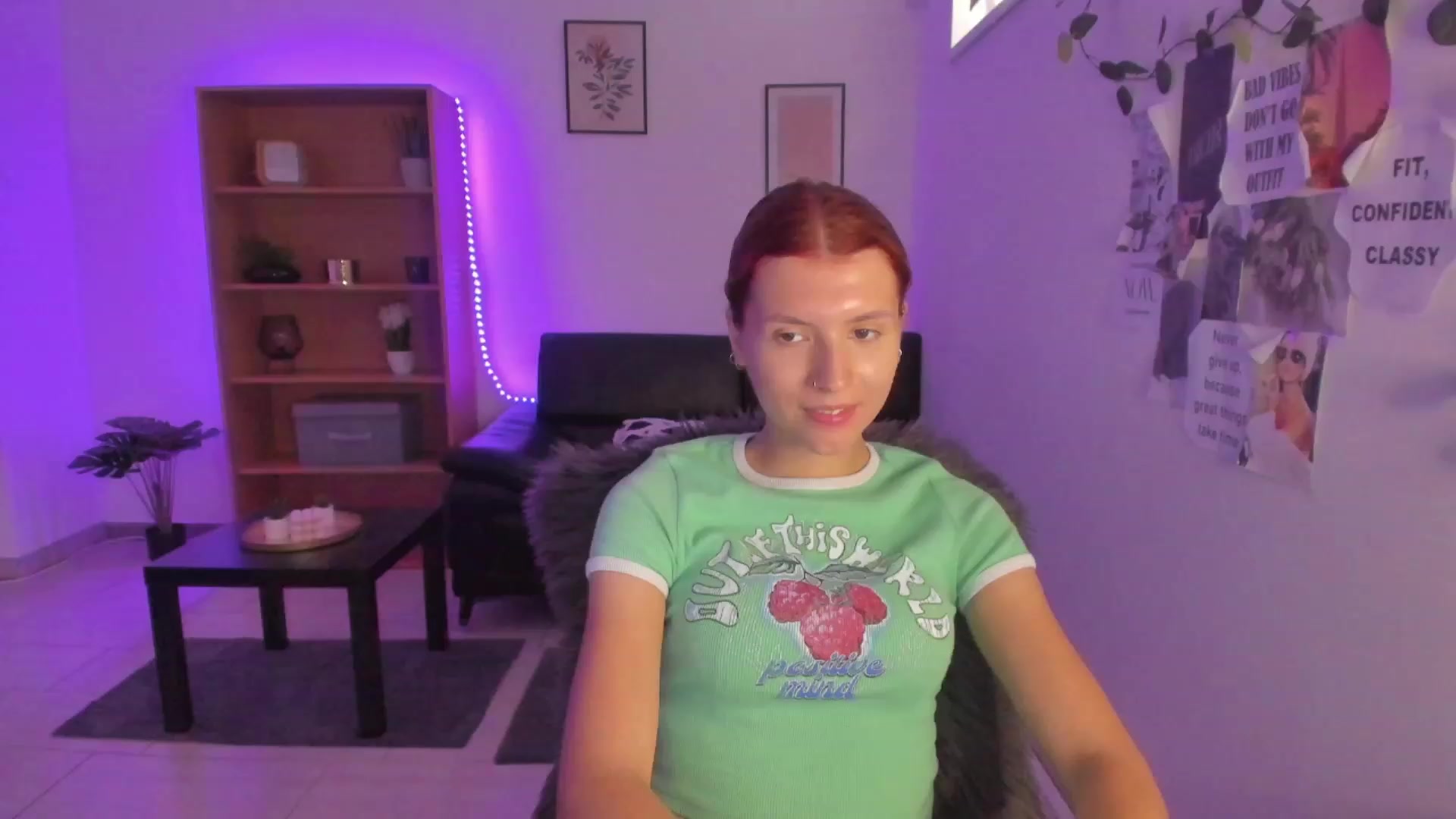 Gallery image thumbnail from SaraJaay18's myfreecams stream on, 08/31/2023, 13:46 image 2 of 20