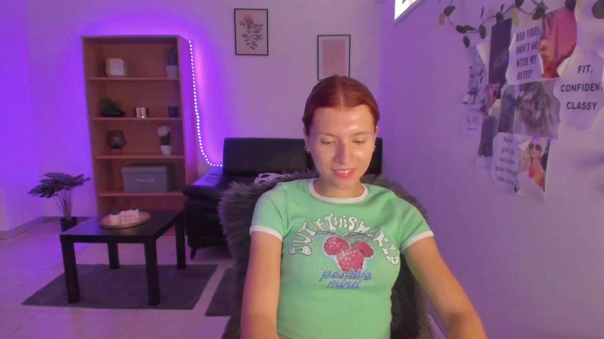 Gallery image thumbnail from SaraJaay18's myfreecams stream on, 08/31/2023, 13:46 image 17 of 20