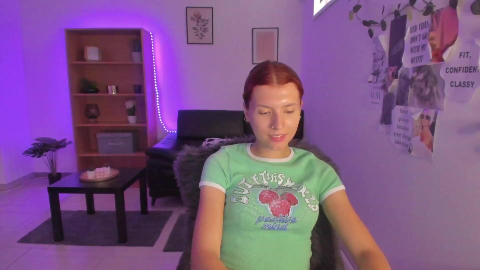Gallery image thumbnail from SaraJaay18's myfreecams stream on, 08/31/2023, 13:46 image 19 of 20