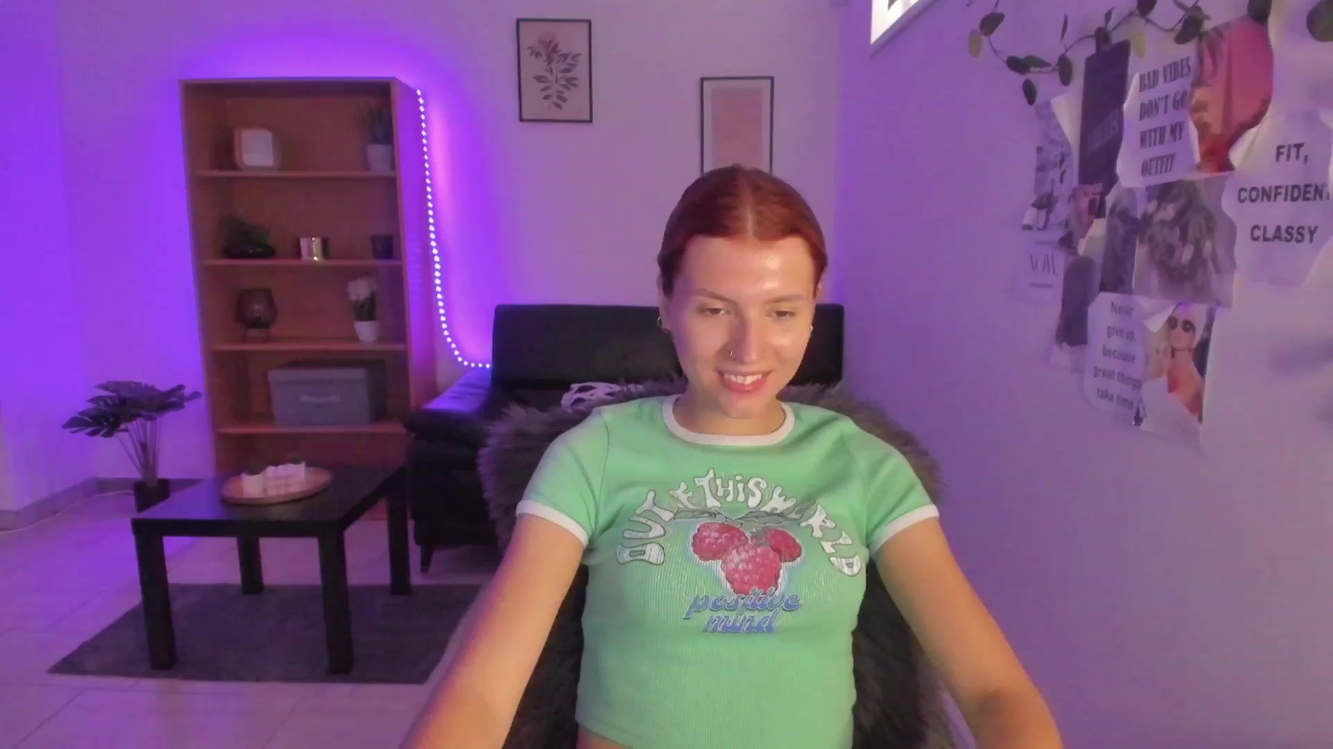 Gallery image thumbnail from SaraJaay18's myfreecams stream on, 08/31/2023, 13:46 image 4 of 20