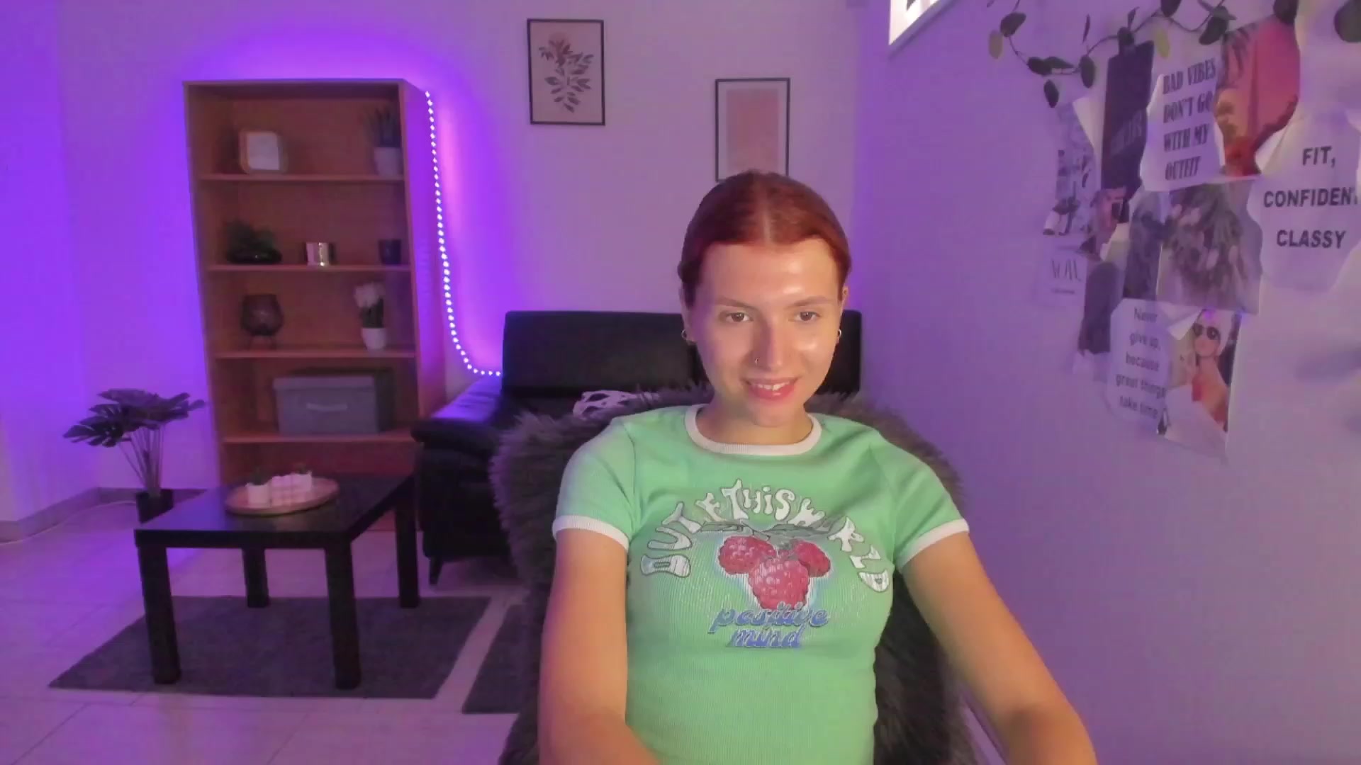 Gallery image thumbnail from SaraJaay18's myfreecams stream on, 08/31/2023, 13:46 image 8 of 20