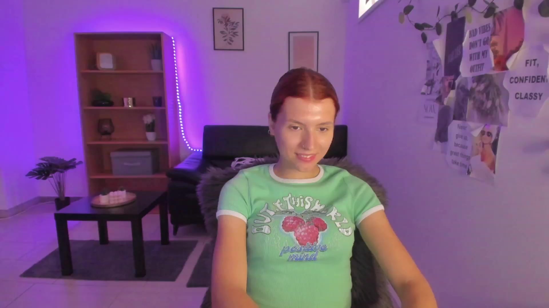 Gallery image thumbnail from SaraJaay18's myfreecams stream on, 08/31/2023, 13:46 image 3 of 20