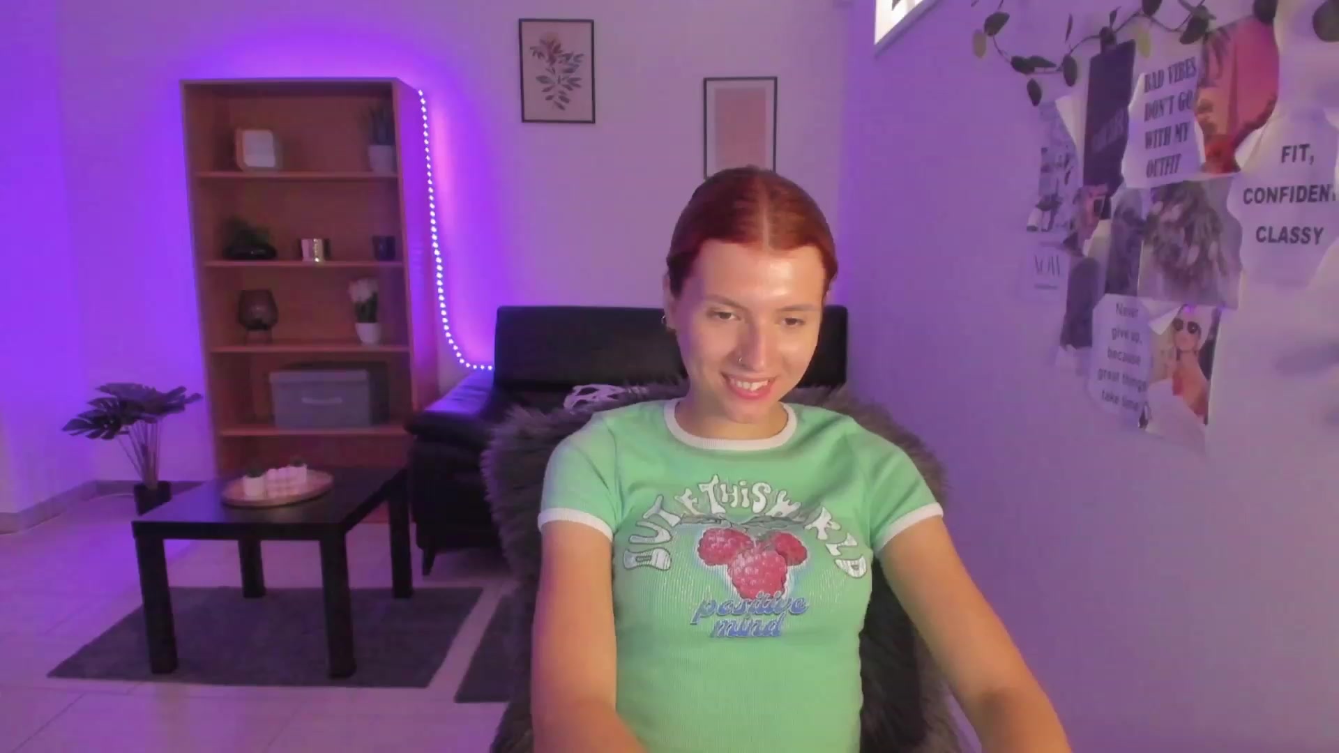 Gallery image thumbnail from SaraJaay18's myfreecams stream on, 08/31/2023, 13:46 image 5 of 20