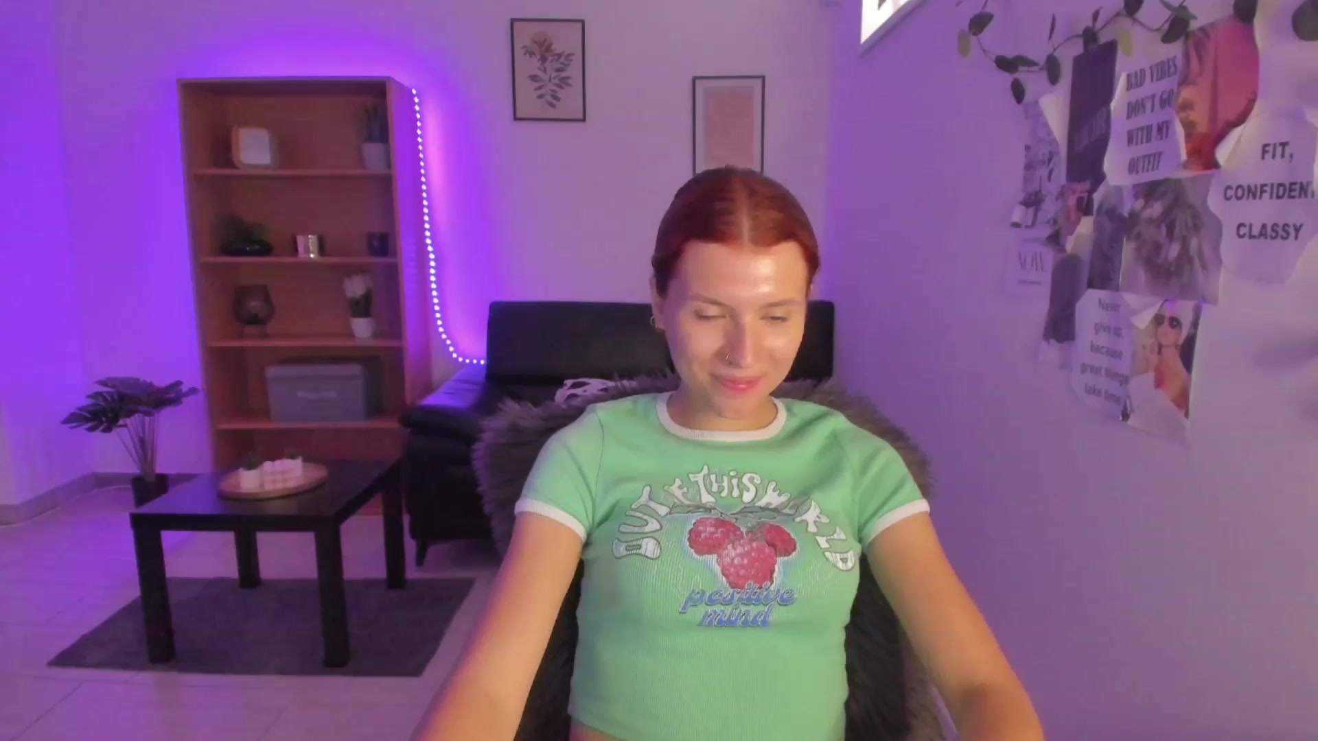Gallery image thumbnail from SaraJaay18's myfreecams stream on, 08/31/2023, 13:46 image 15 of 20