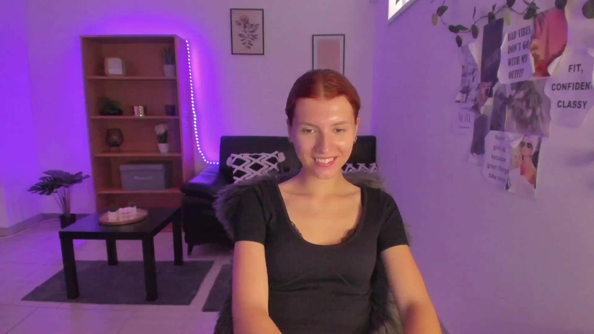 Gallery image thumbnail from SaraJaay18's myfreecams stream on, 09/01/2023, 12:41 image 20 of 20