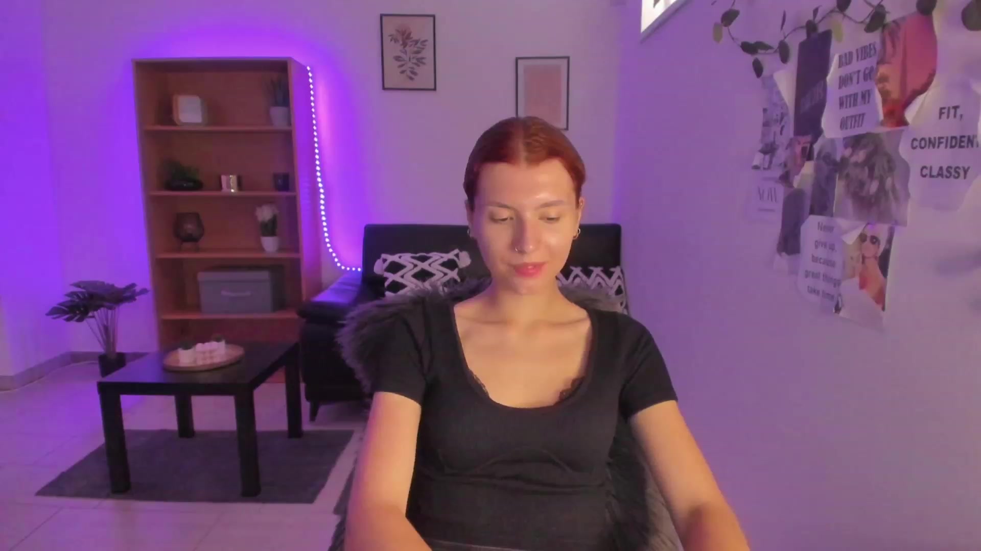 Gallery image thumbnail from SaraJaay18's myfreecams stream on, 09/01/2023, 12:41 image 3 of 20
