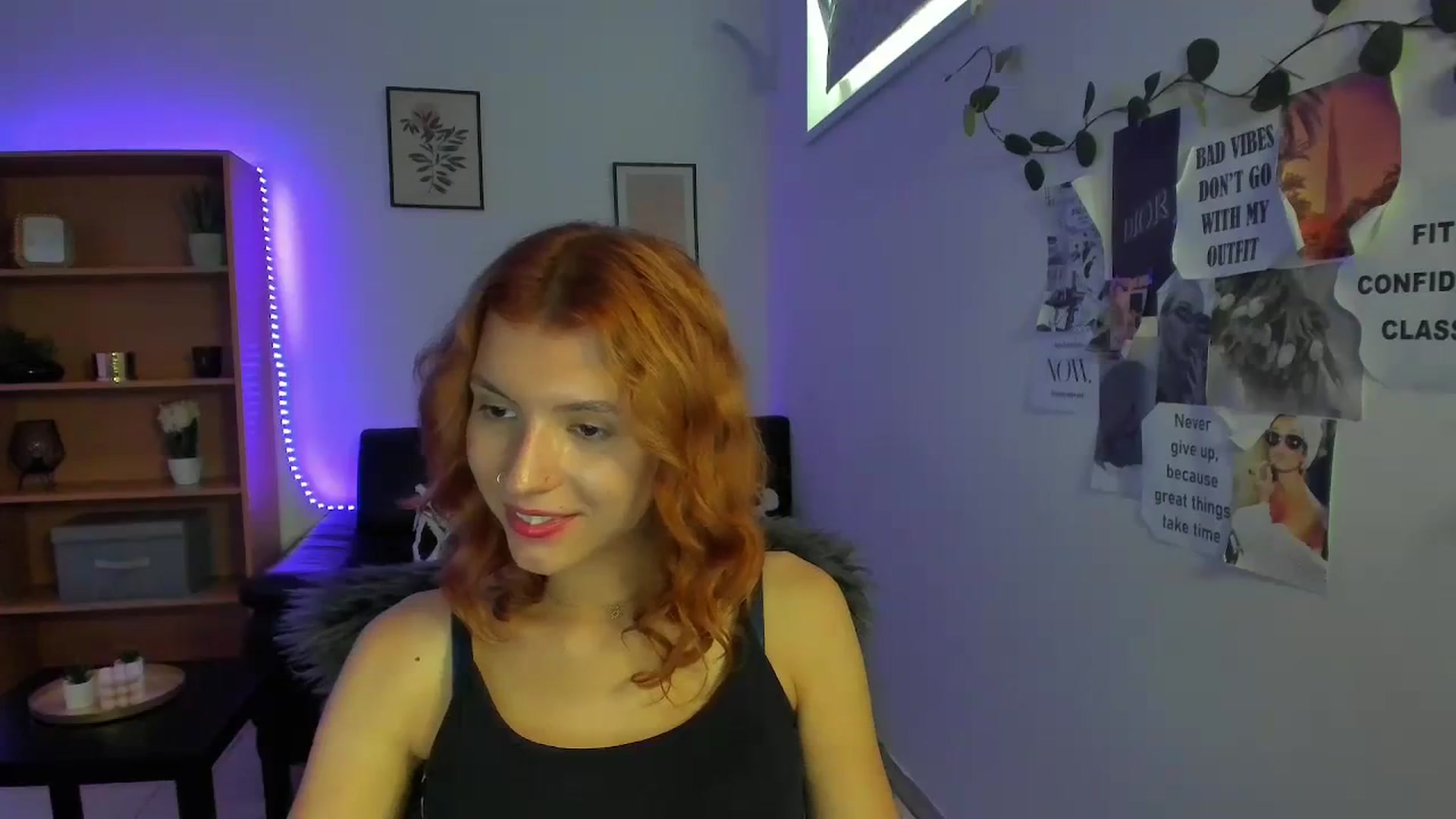 Gallery image thumbnail from SaraJaay18's myfreecams stream on, 09/06/2023, 14:11 image 13 of 20