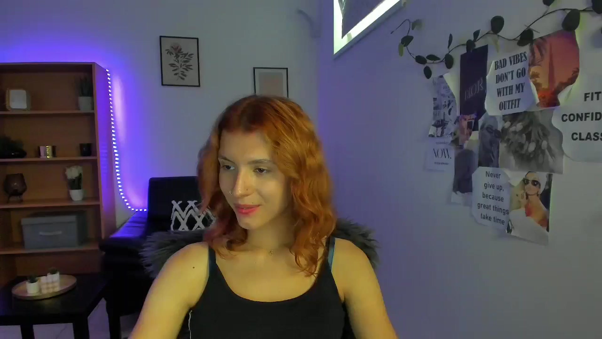 Gallery image thumbnail from SaraJaay18's myfreecams stream on, 09/06/2023, 14:11 image 3 of 20