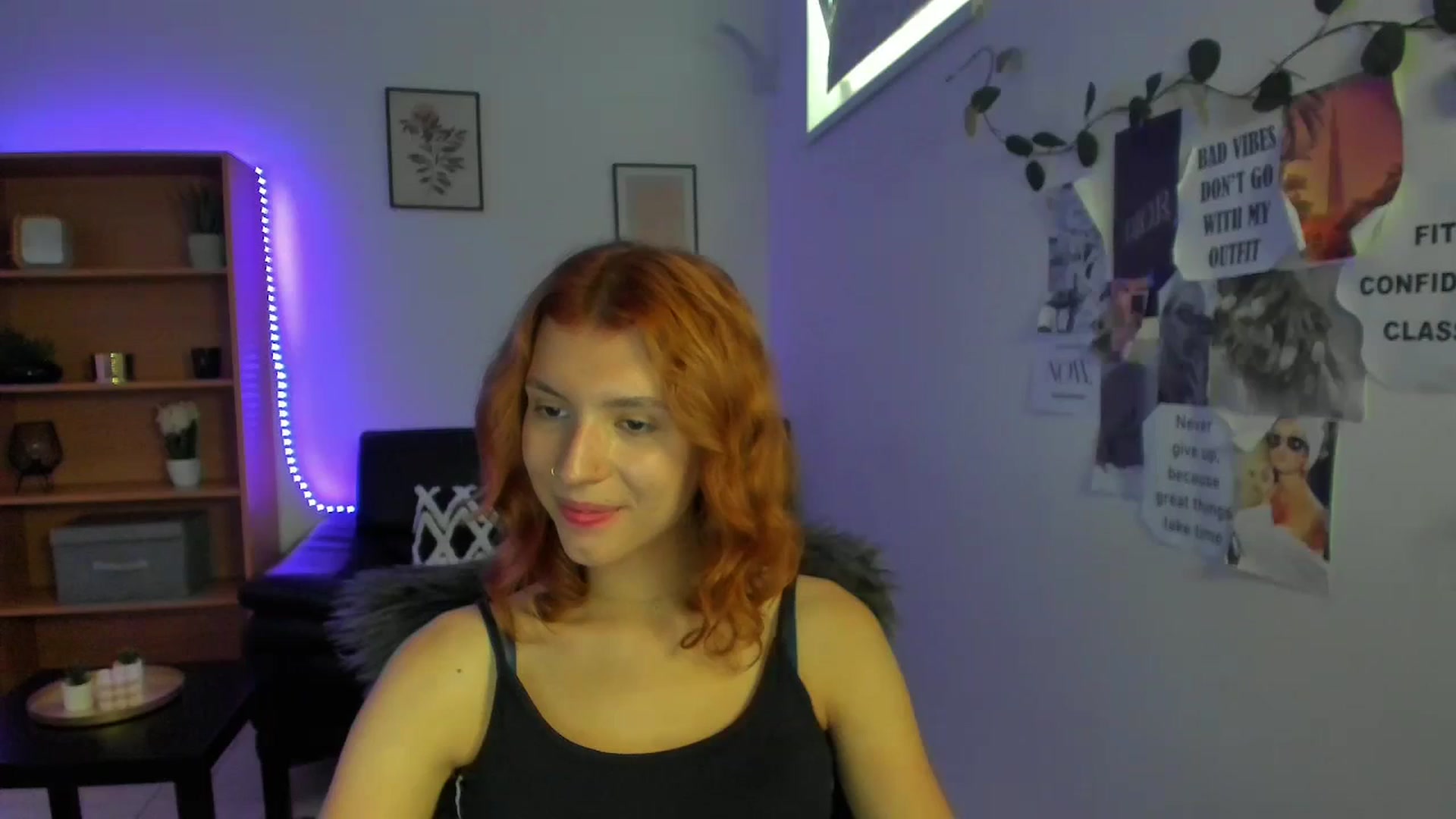 Gallery image thumbnail from SaraJaay18's myfreecams stream on, 09/06/2023, 14:11 image 1 of 20