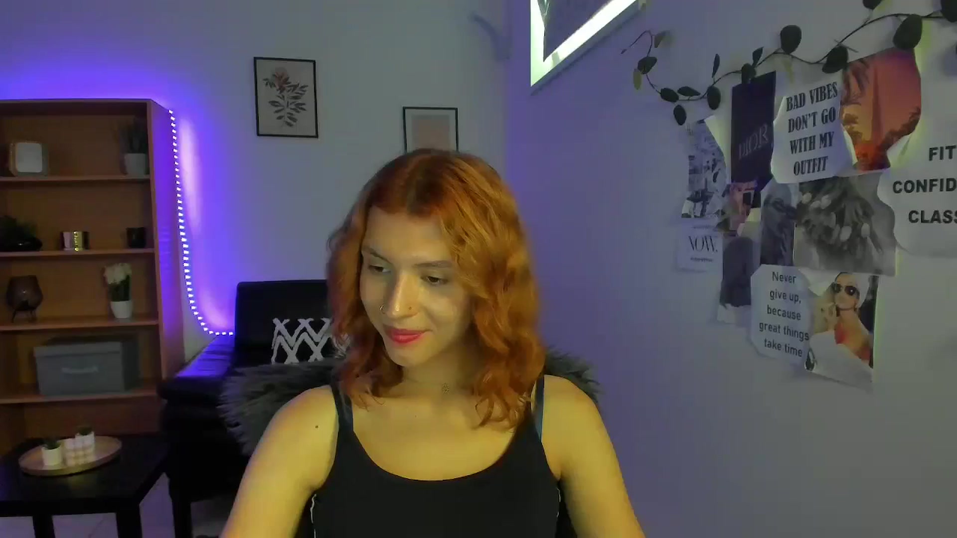 Gallery image thumbnail from SaraJaay18's myfreecams stream on, 09/06/2023, 14:11 image 19 of 20