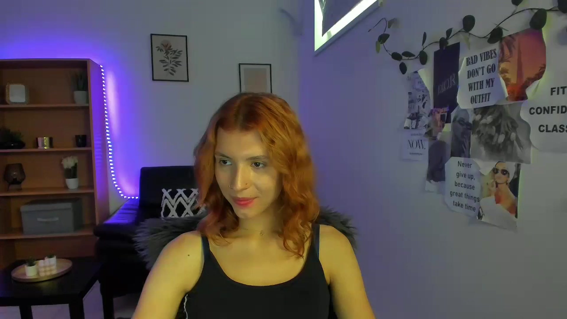 Gallery image thumbnail from SaraJaay18's myfreecams stream on, 09/06/2023, 14:11 image 6 of 20