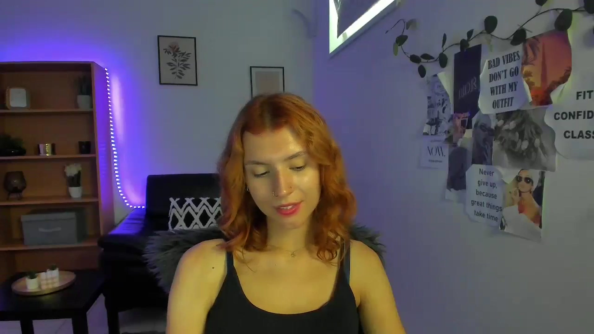 Gallery image thumbnail from SaraJaay18's myfreecams stream on, 09/06/2023, 14:11 image 10 of 20