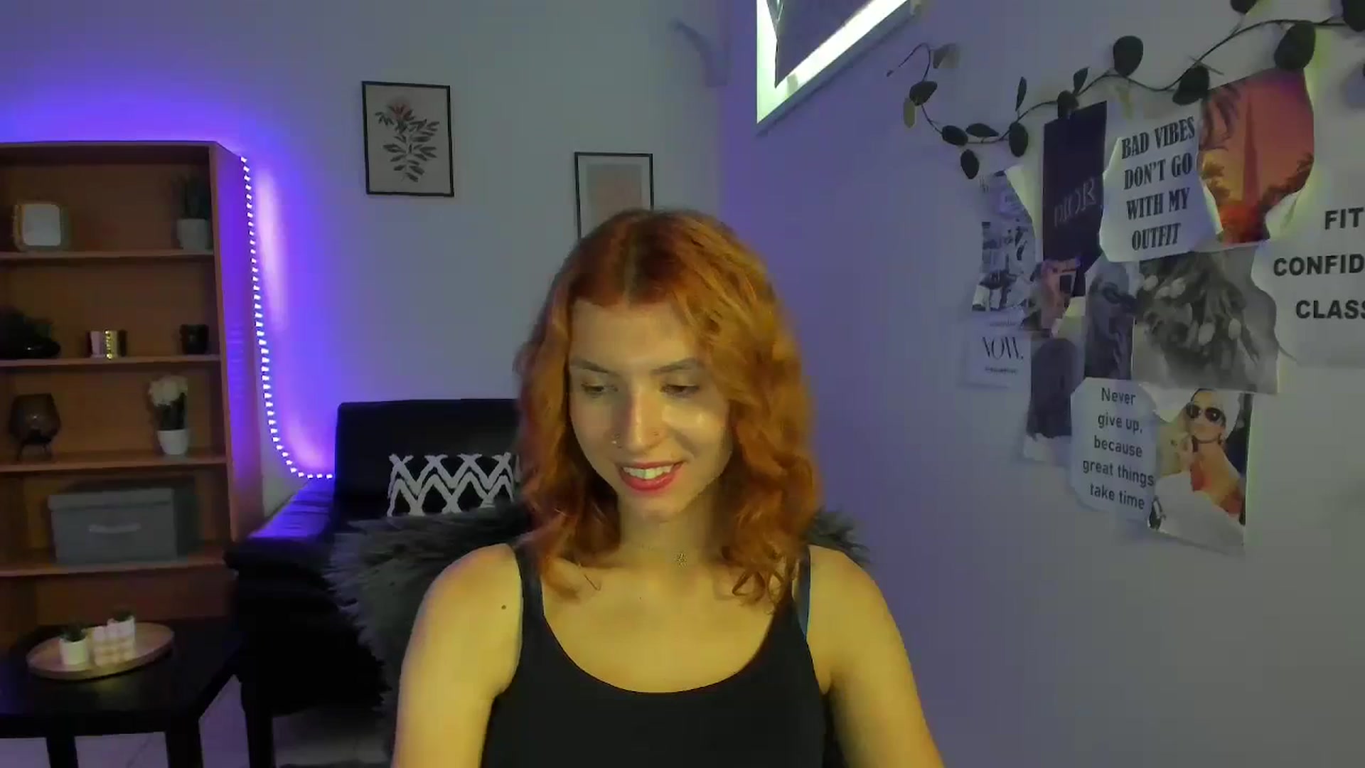Gallery image thumbnail from SaraJaay18's myfreecams stream on, 09/06/2023, 14:11 image 18 of 20