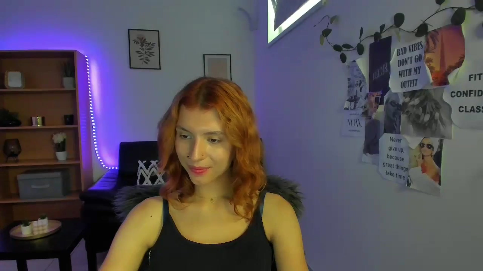 Gallery image thumbnail from SaraJaay18's myfreecams stream on, 09/06/2023, 14:11 image 4 of 20