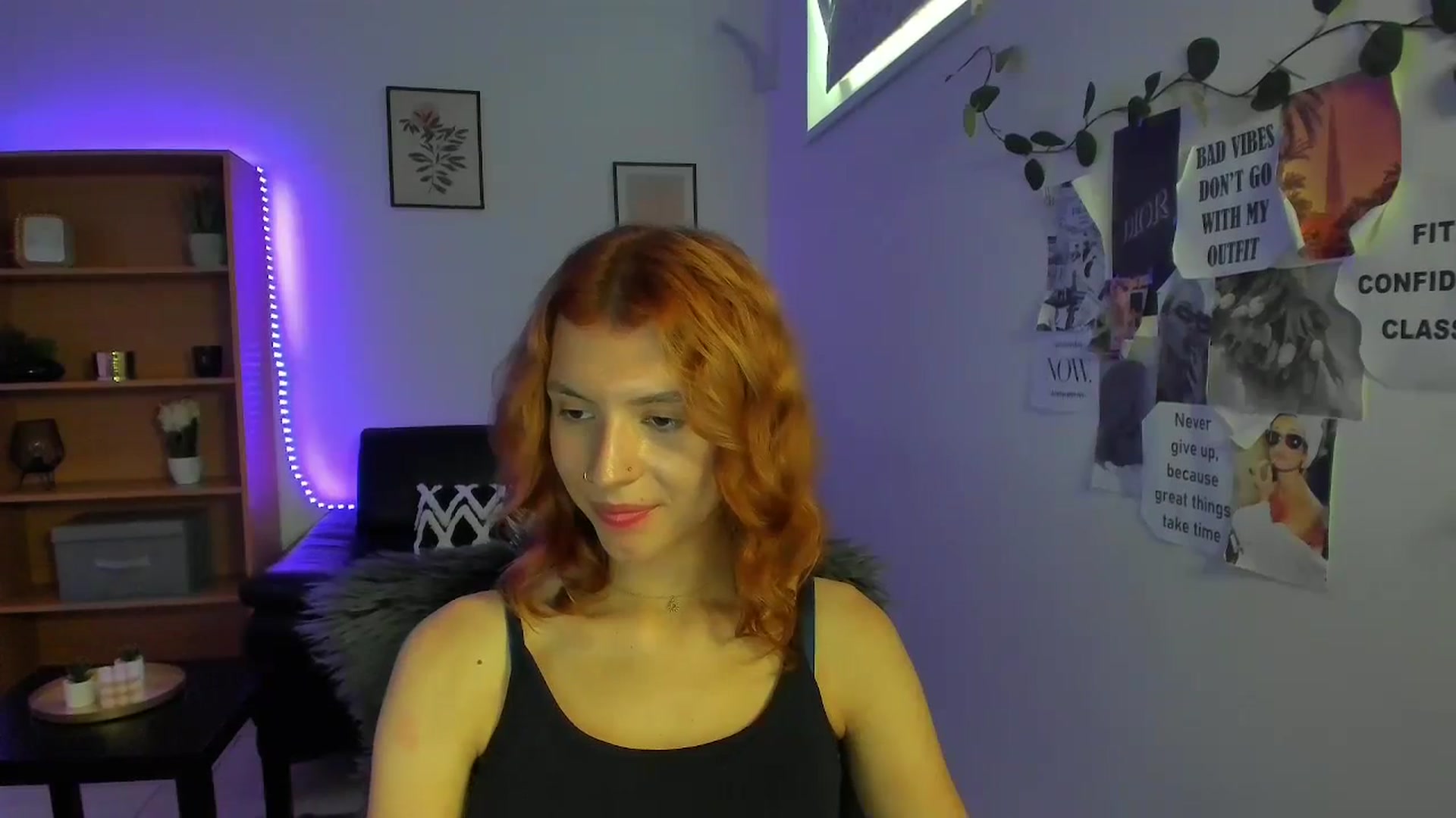 Gallery image thumbnail from SaraJaay18's myfreecams stream on, 09/06/2023, 15:11 image 7 of 20