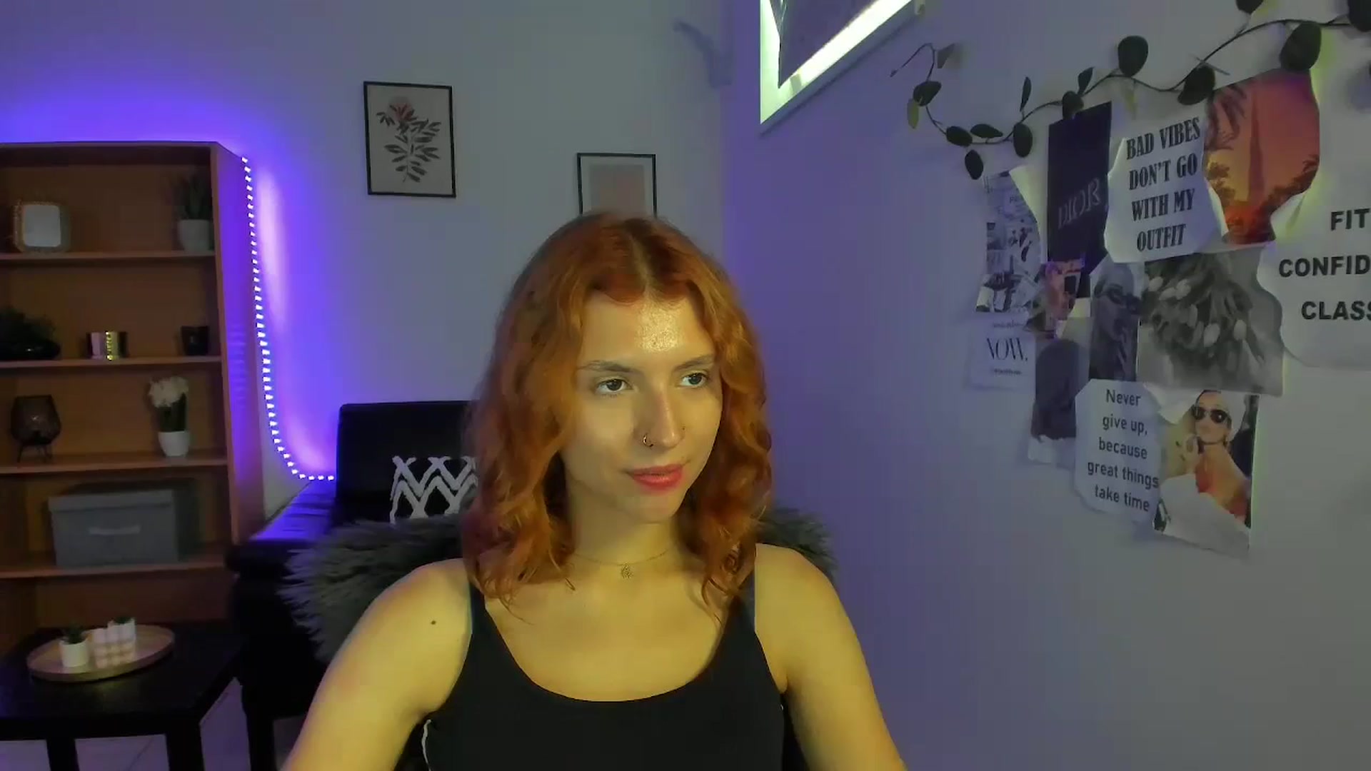 Gallery image thumbnail from SaraJaay18's myfreecams stream on, 09/06/2023, 15:11 image 3 of 20