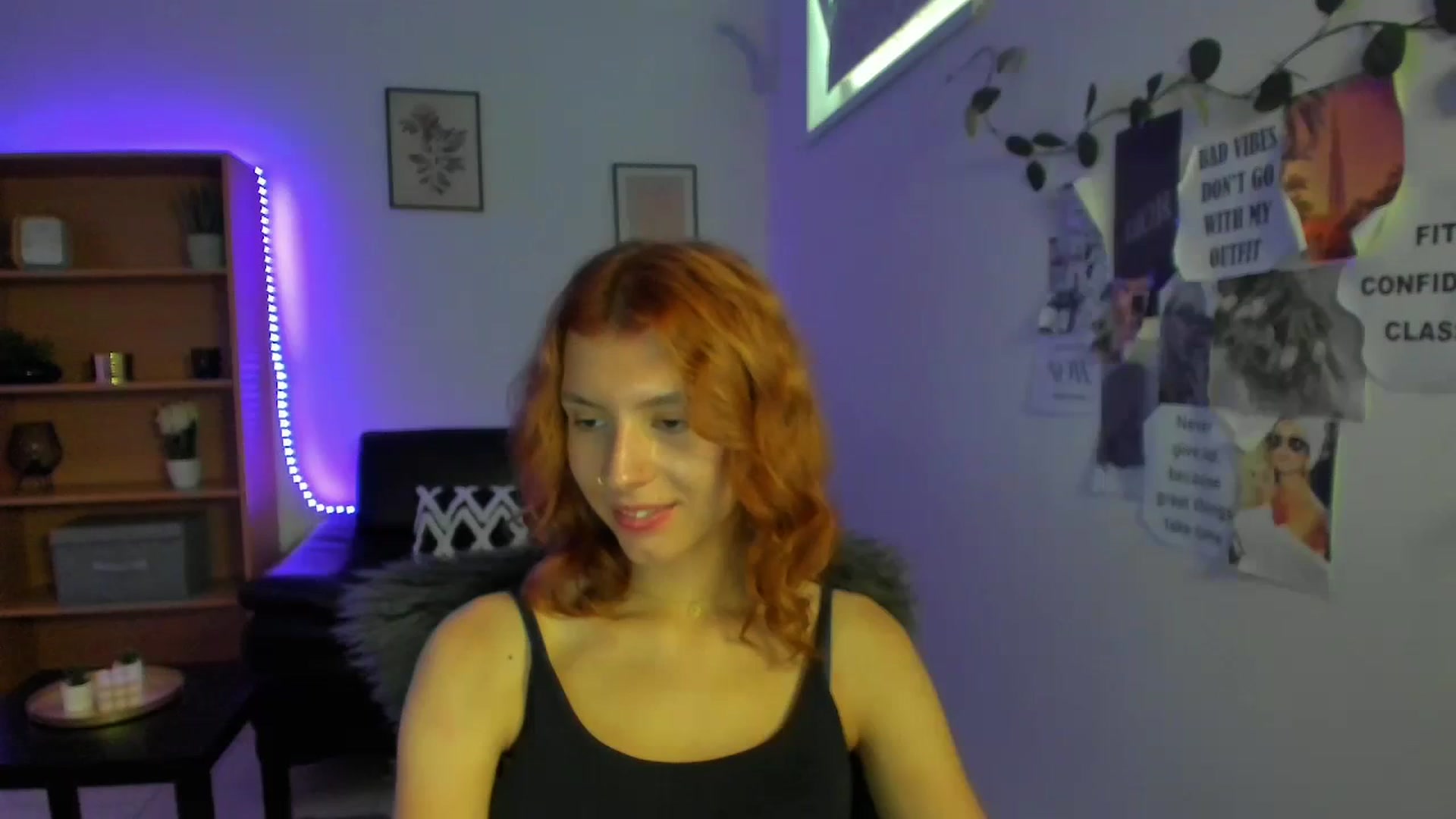 Gallery image thumbnail from SaraJaay18's myfreecams stream on, 09/06/2023, 15:11 image 18 of 20