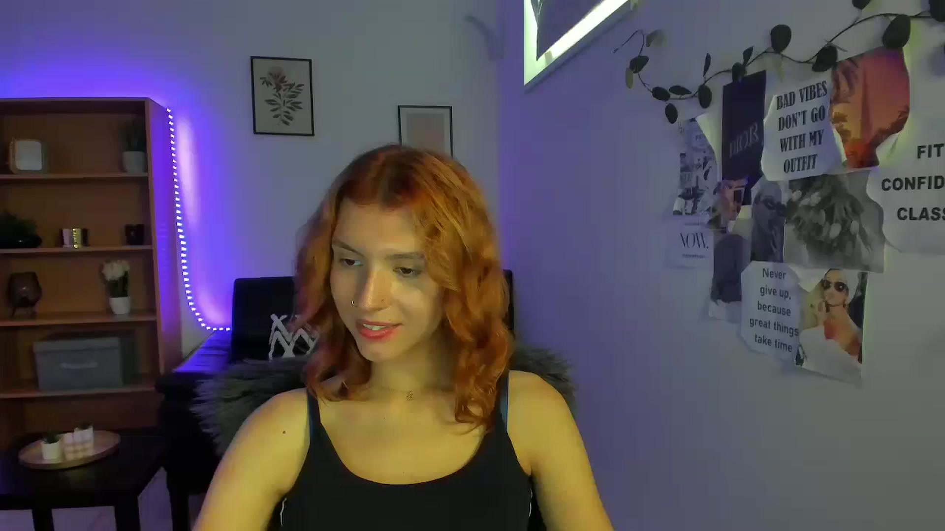Gallery image thumbnail from SaraJaay18's myfreecams stream on, 09/06/2023, 15:11 image 1 of 20