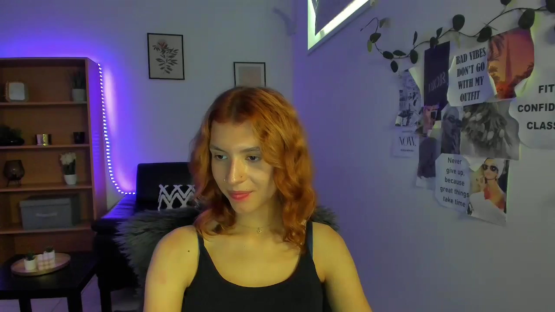 Gallery image thumbnail from SaraJaay18's myfreecams stream on, 09/06/2023, 15:11 image 6 of 20