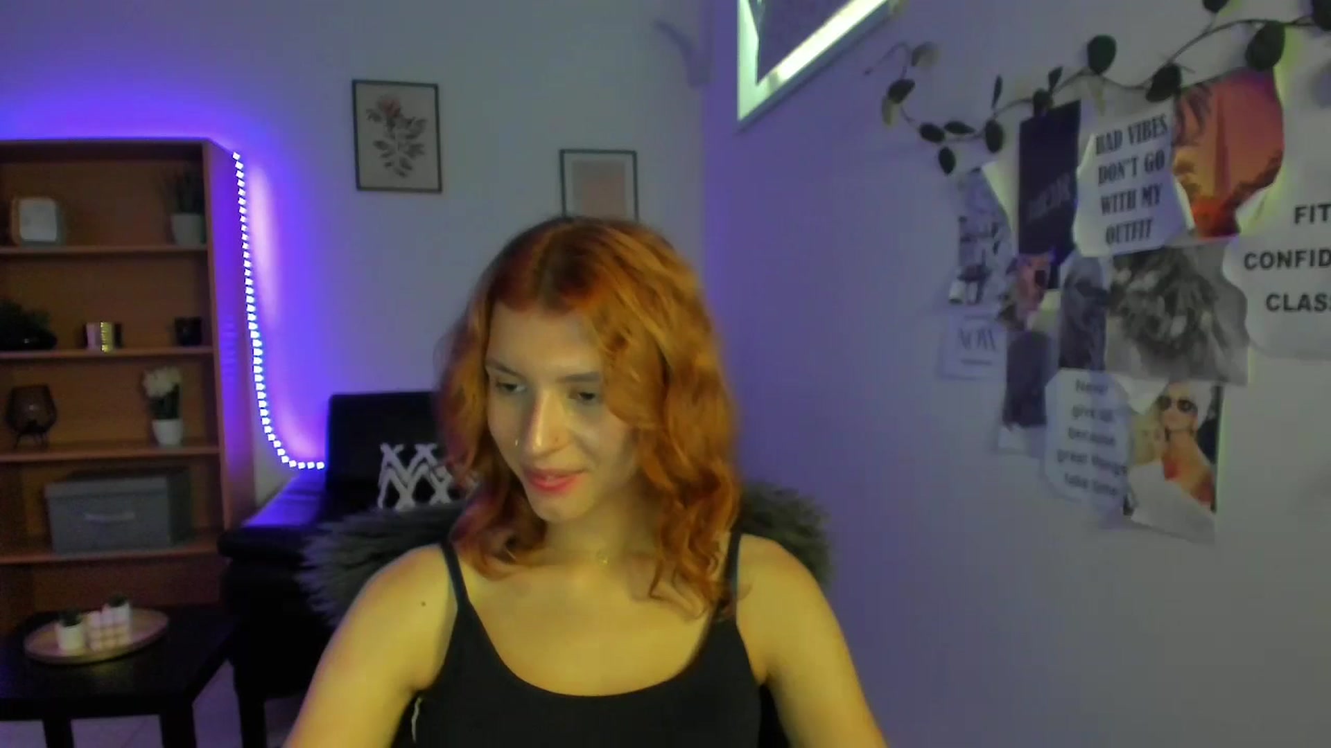 Gallery image thumbnail from SaraJaay18's myfreecams stream on, 09/06/2023, 15:11 image 13 of 20
