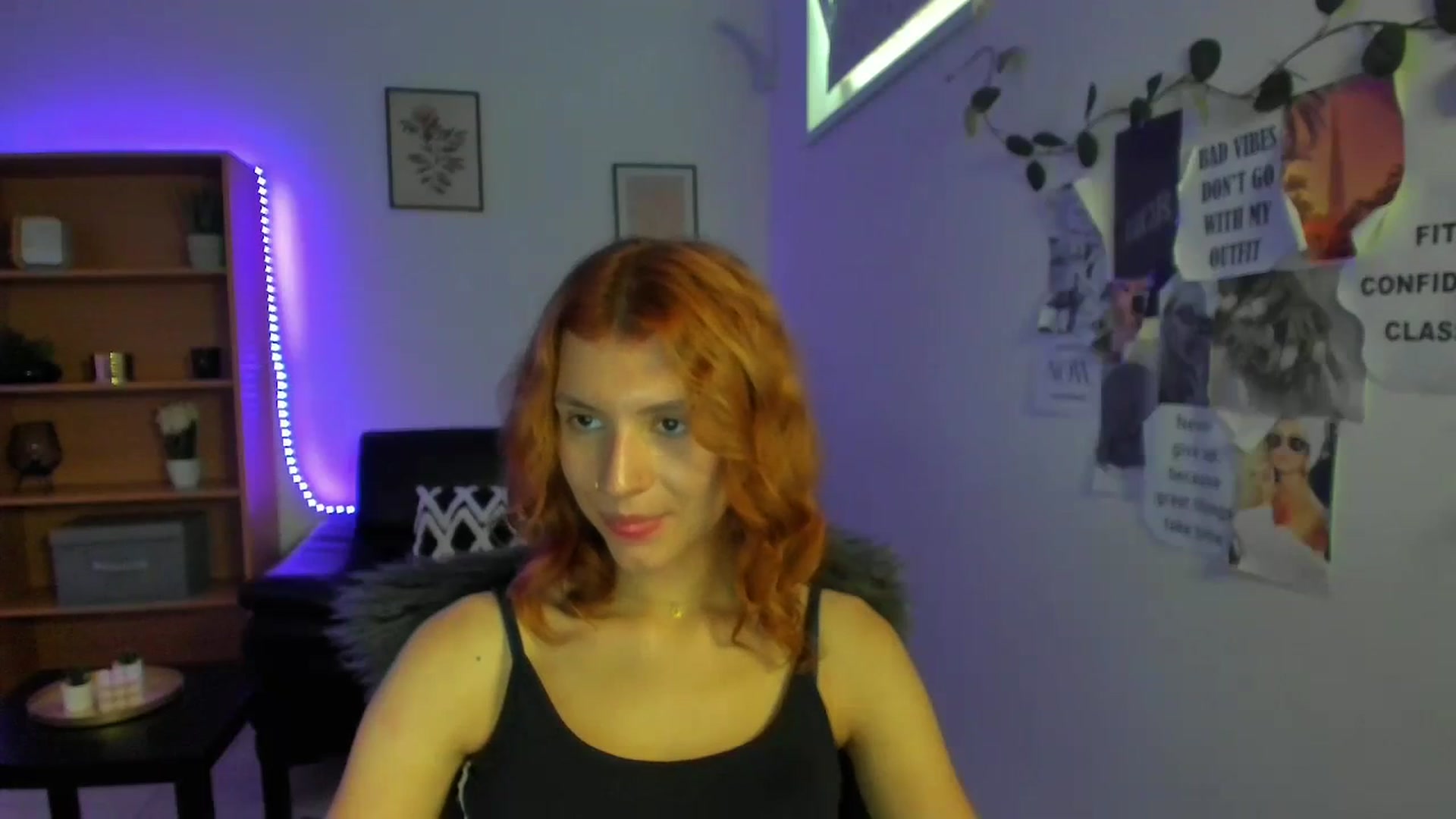 Gallery image thumbnail from SaraJaay18's myfreecams stream on, 09/06/2023, 15:11 image 14 of 20