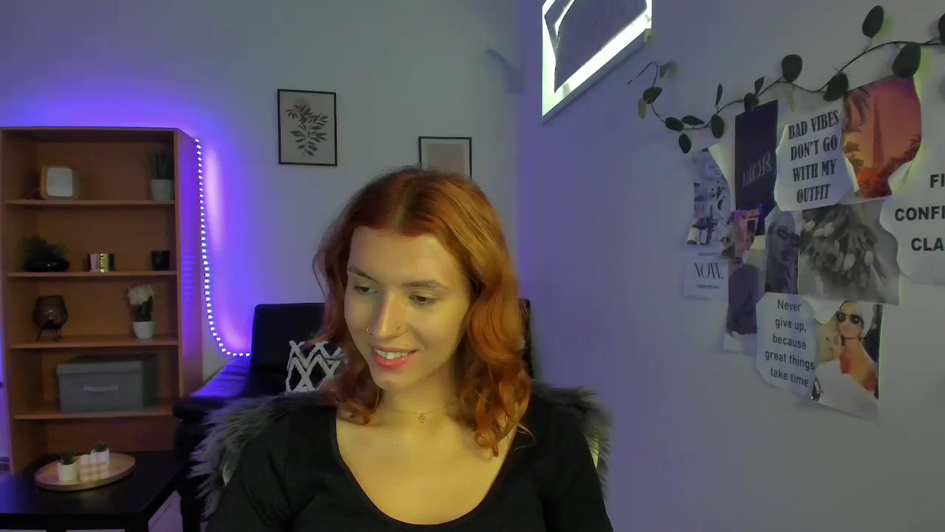 Gallery image thumbnail from SaraJaay18's myfreecams stream on, 09/07/2023, 10:38 image 13 of 20